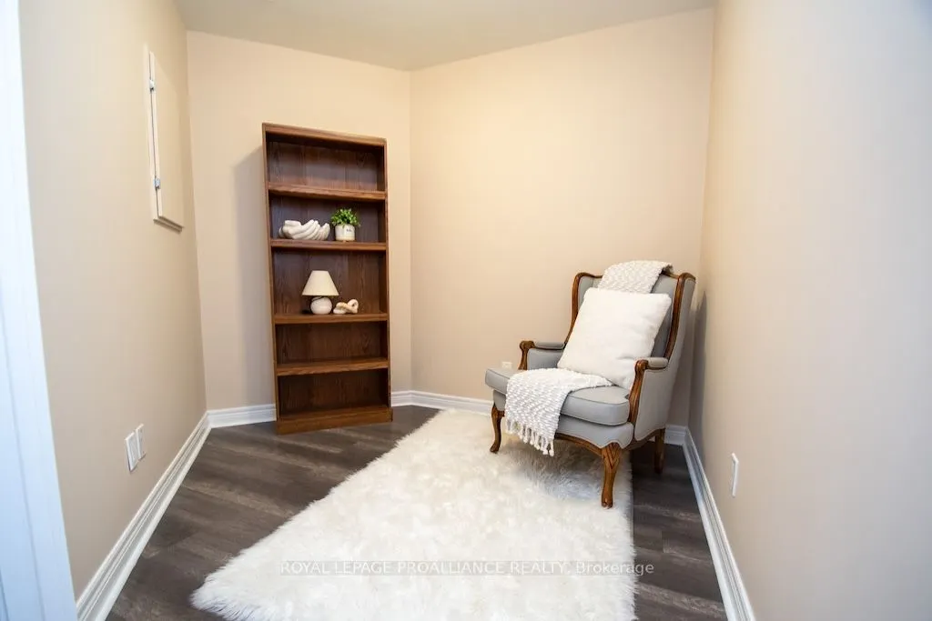 869 Clonsilla Avenue #212