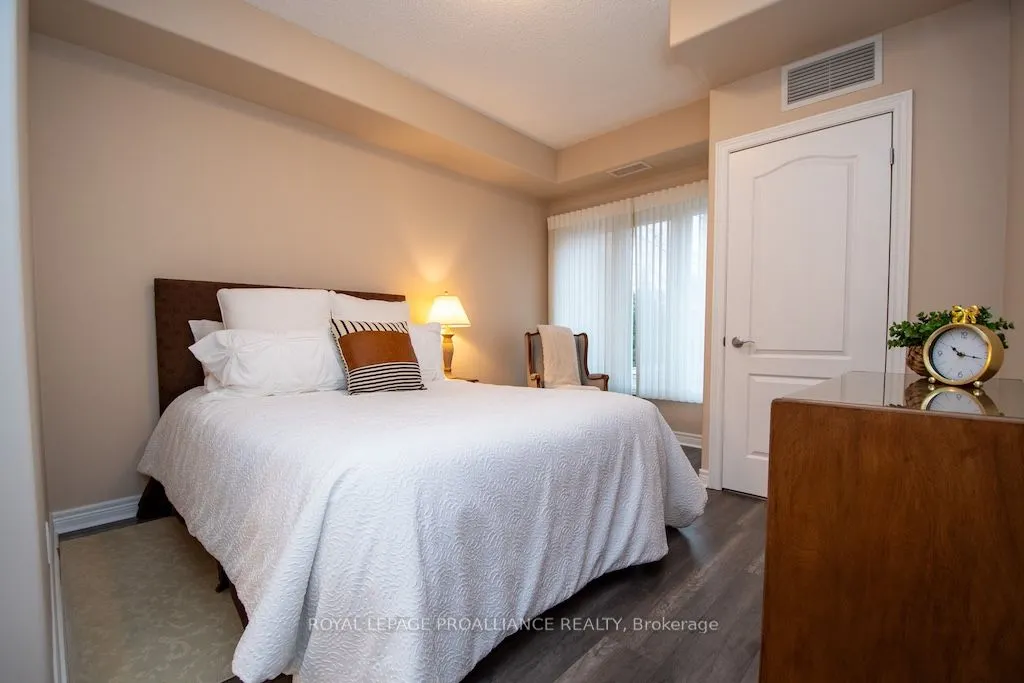 869 Clonsilla Avenue #212