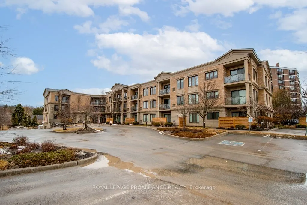 869 Clonsilla Avenue #212