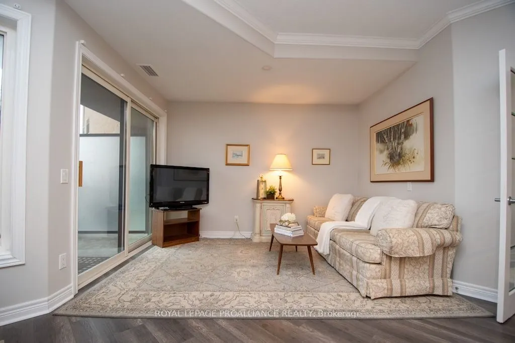 869 Clonsilla Avenue #212
