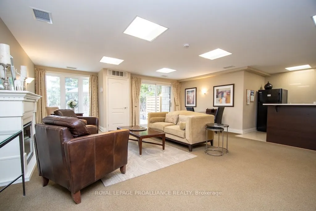 869 Clonsilla Avenue #212