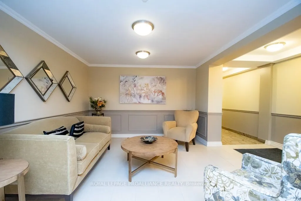 869 Clonsilla Avenue #212