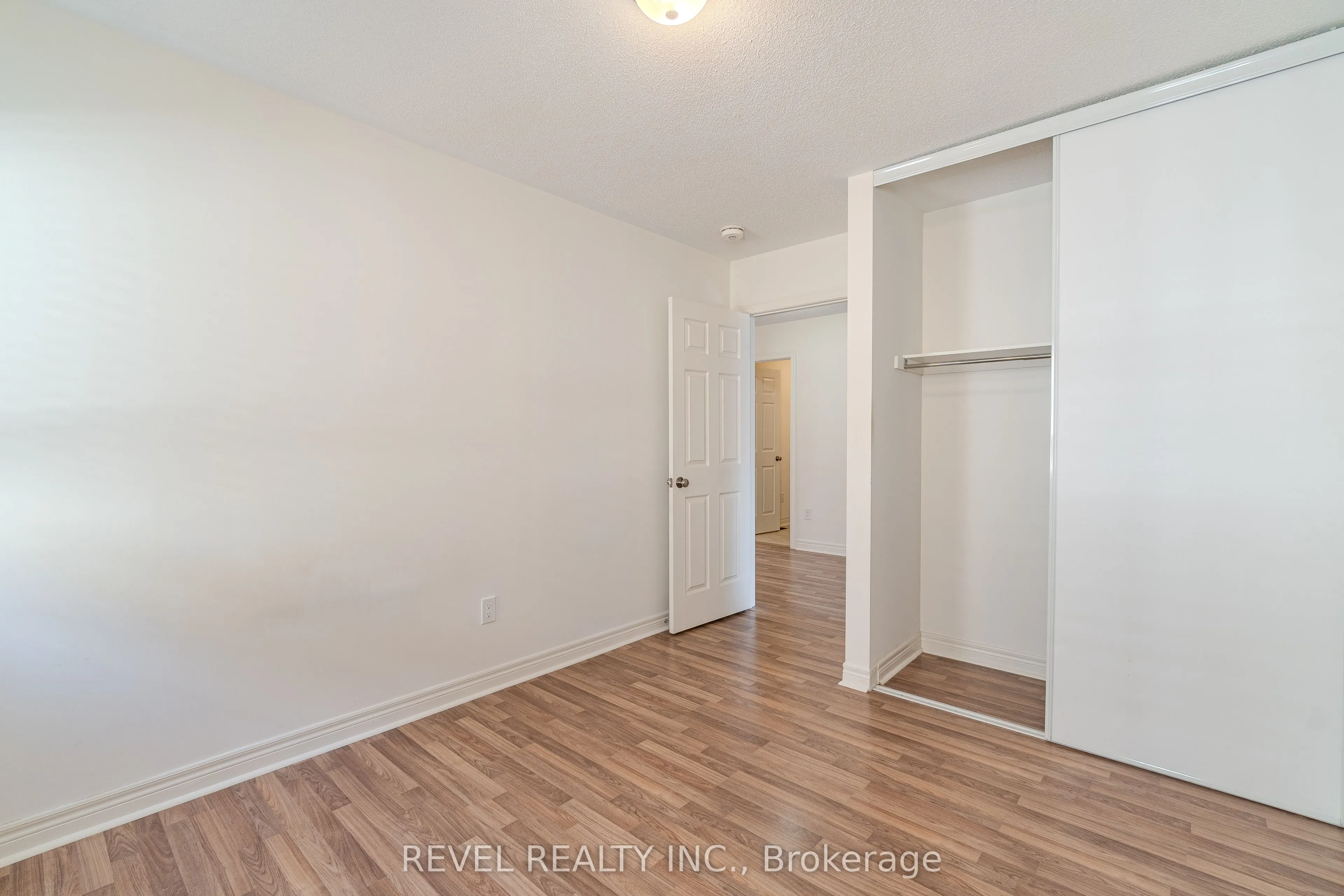 77 Barlow Place