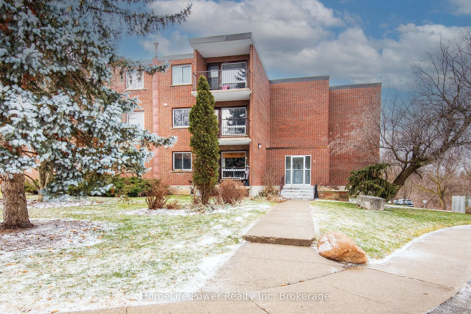4 Avalon Place #303
