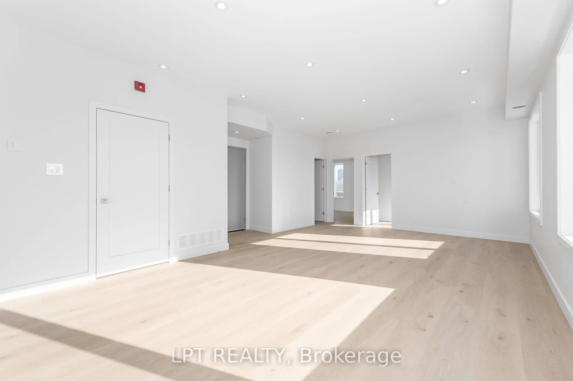 319 Shakespeare Street #9