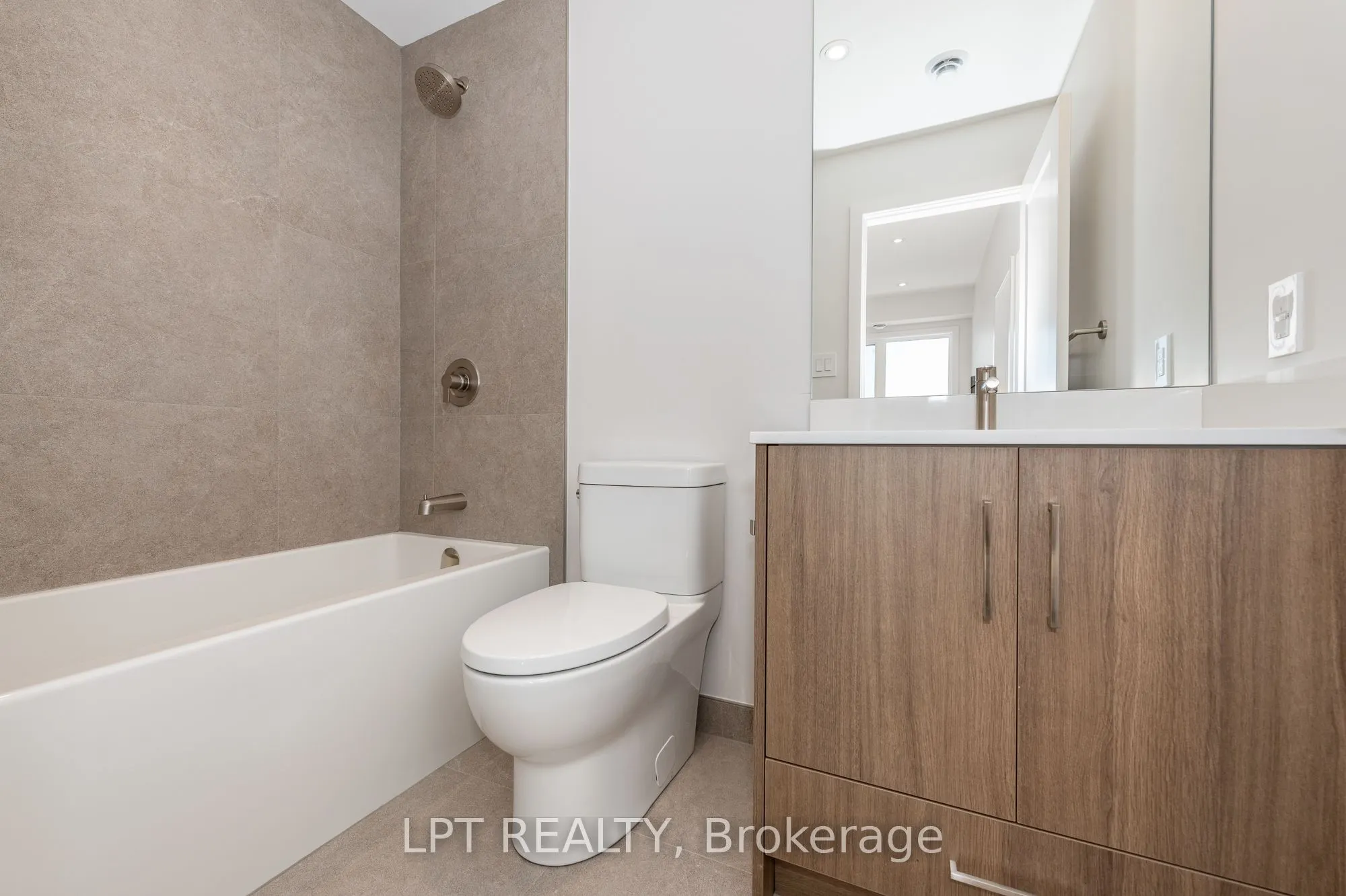 319 Shakespeare Street #9