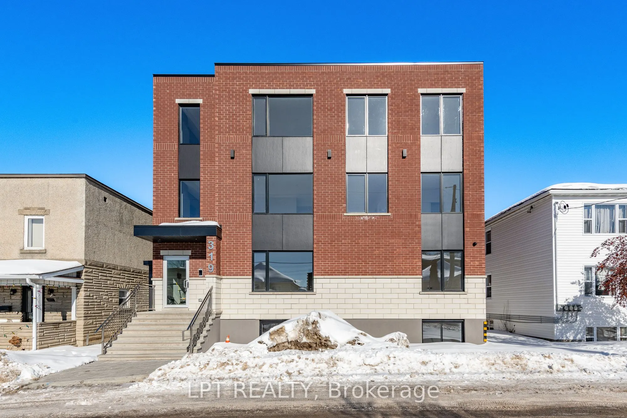 319 Shakespeare Street #9