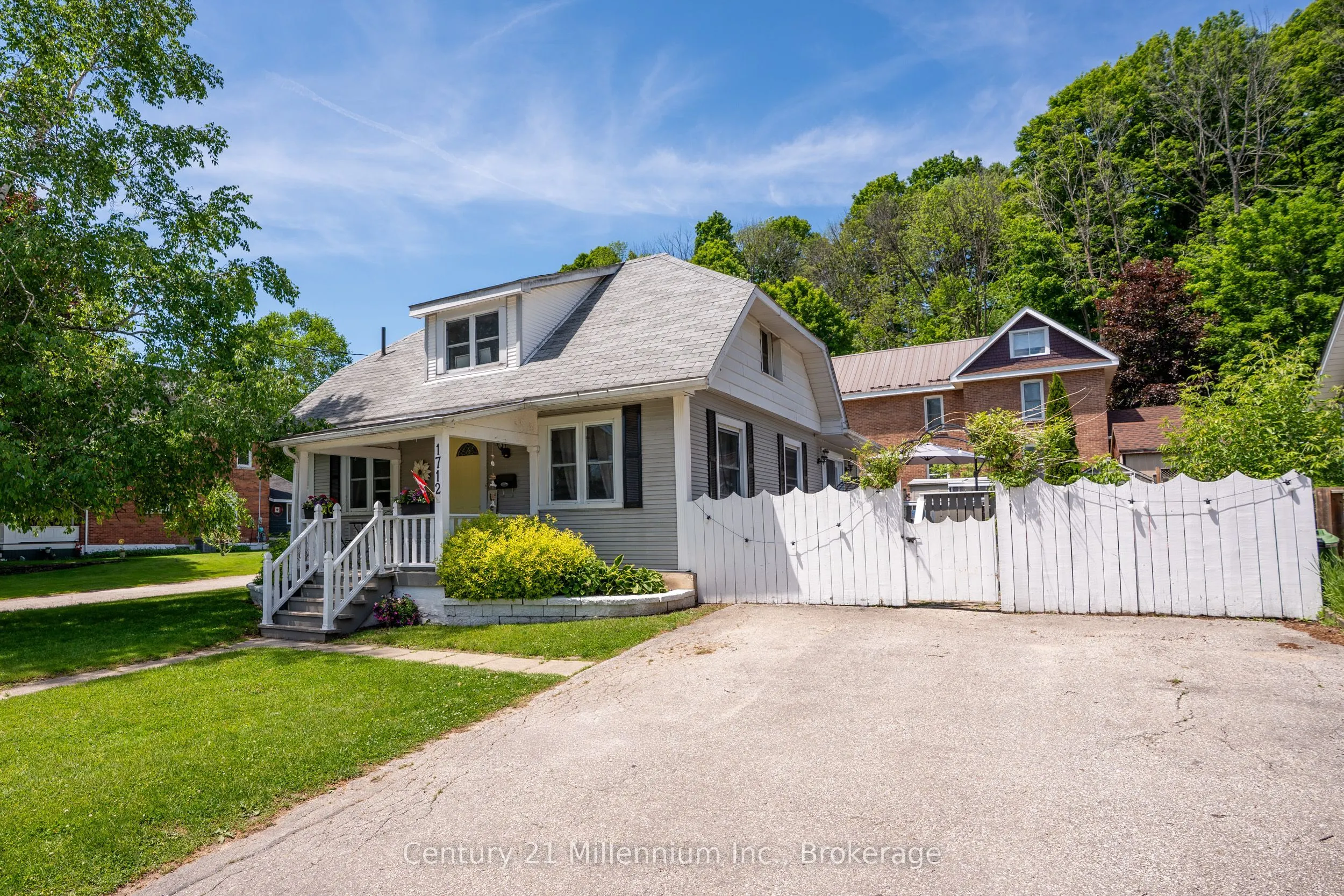 1712 5th Avenue W
