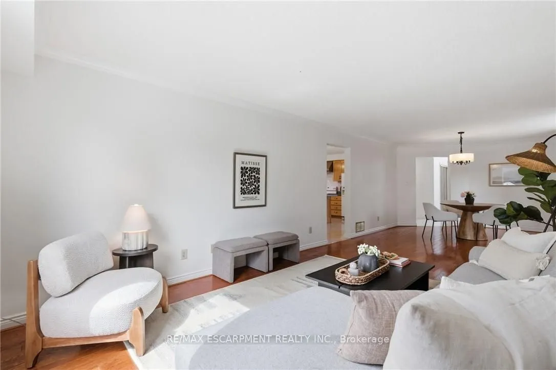 12 Sumner Crescent