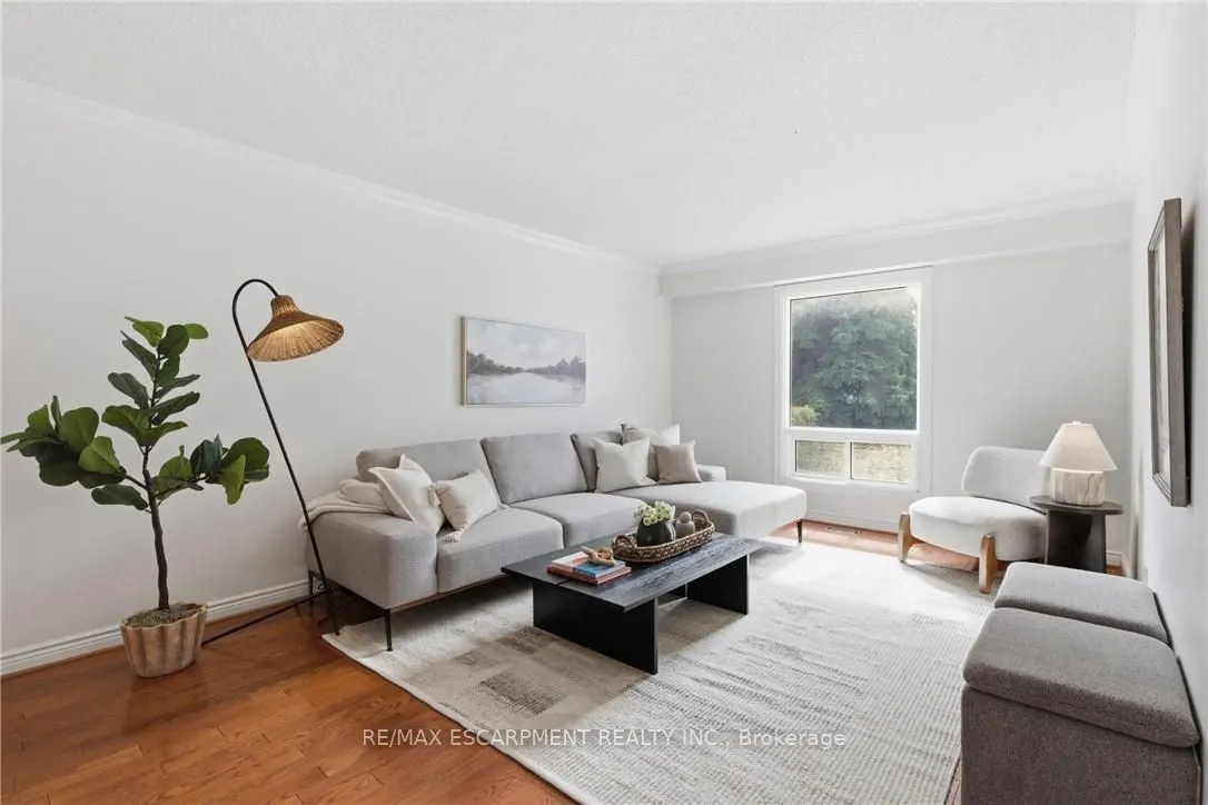 12 Sumner Crescent
