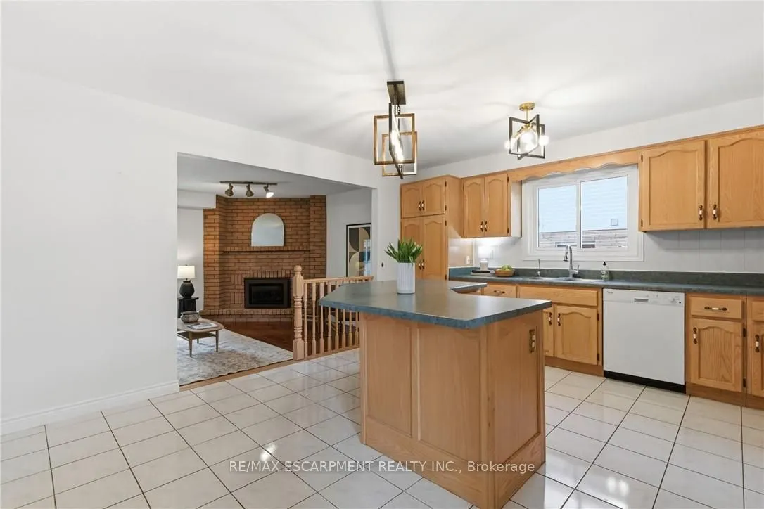 12 Sumner Crescent
