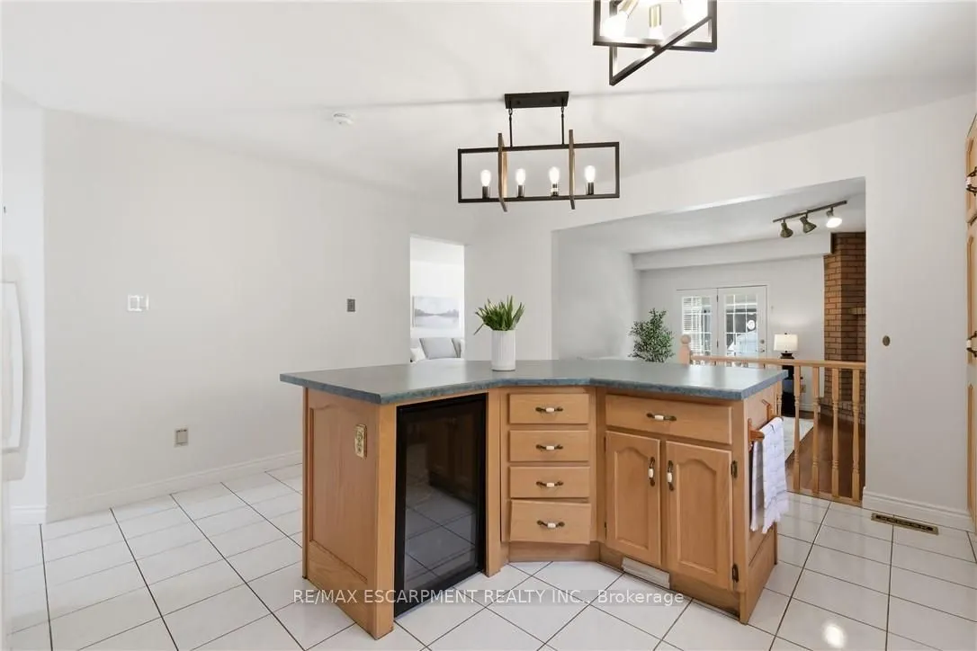 12 Sumner Crescent