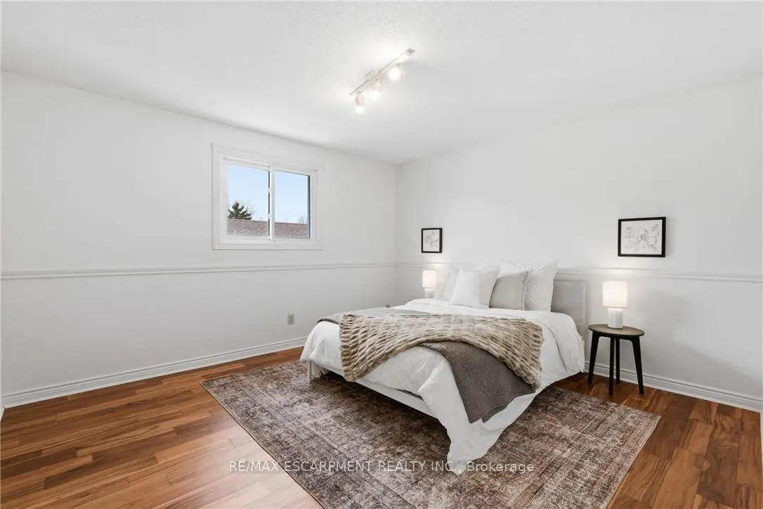 12 Sumner Crescent