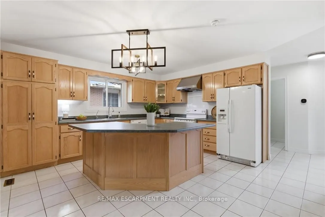 12 Sumner Crescent