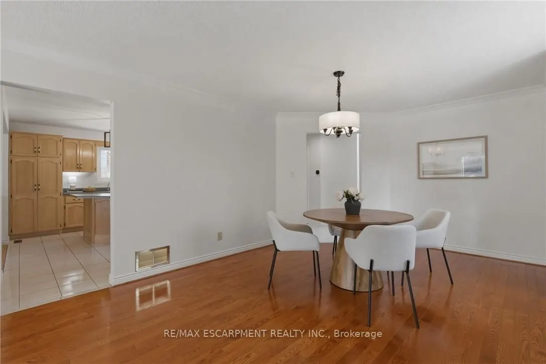 12 Sumner Crescent