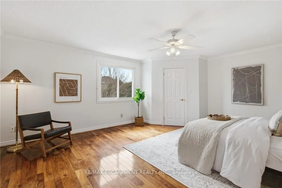 12 Sumner Crescent