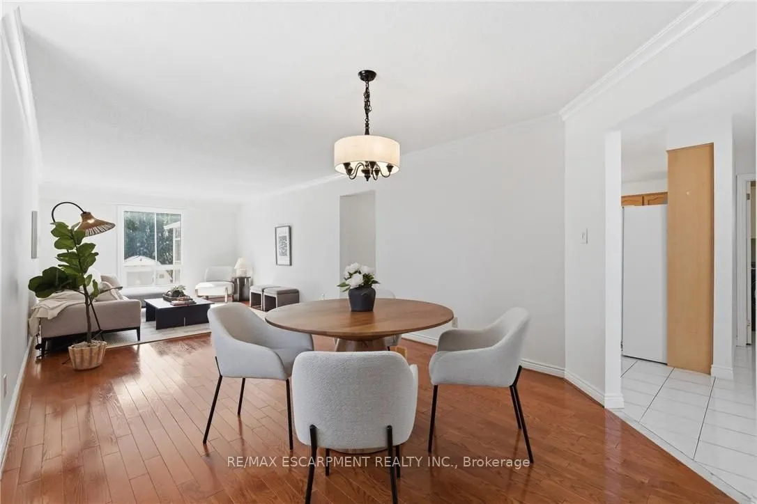 12 Sumner Crescent
