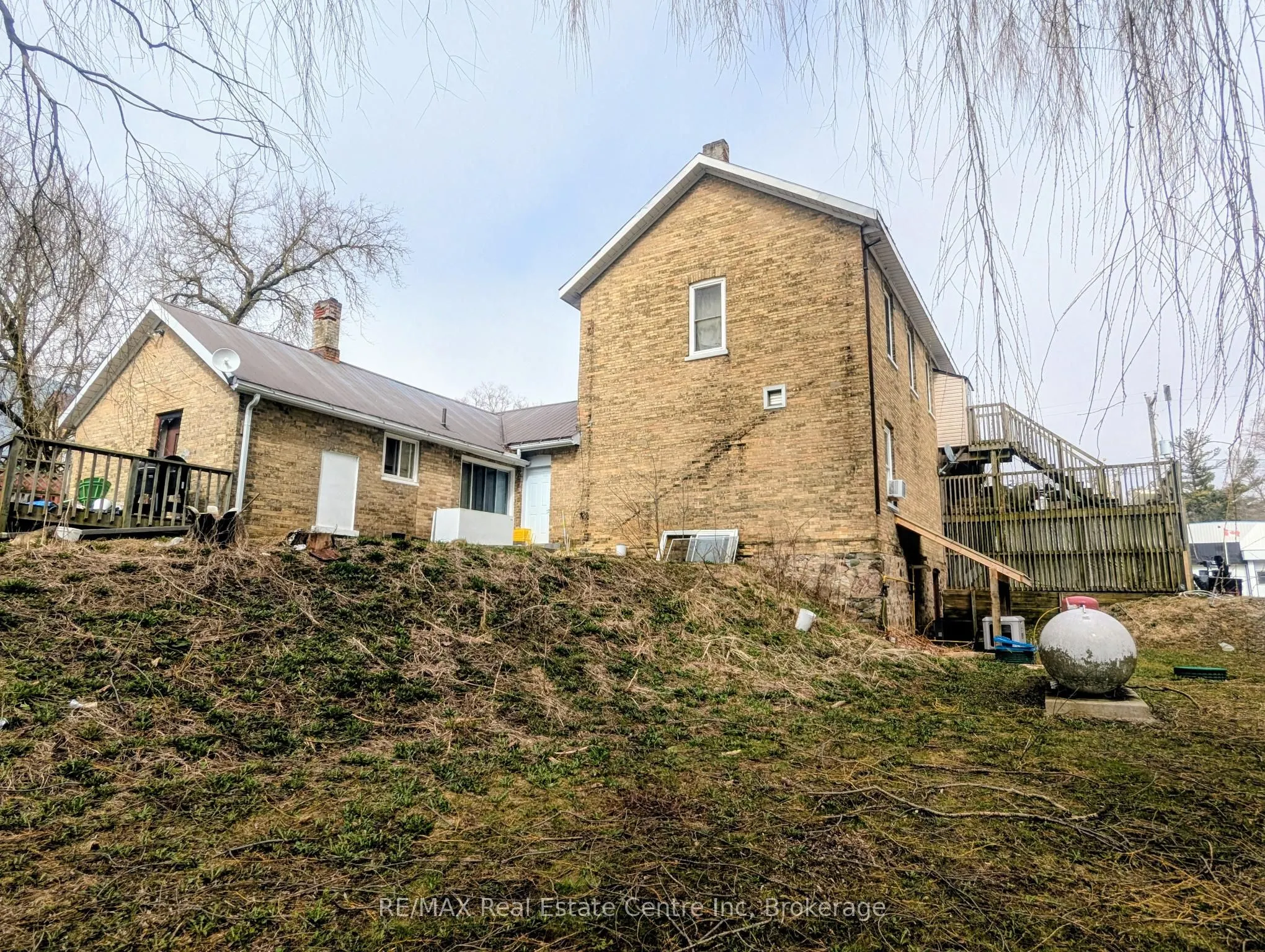 392046 Grey Road 109 N