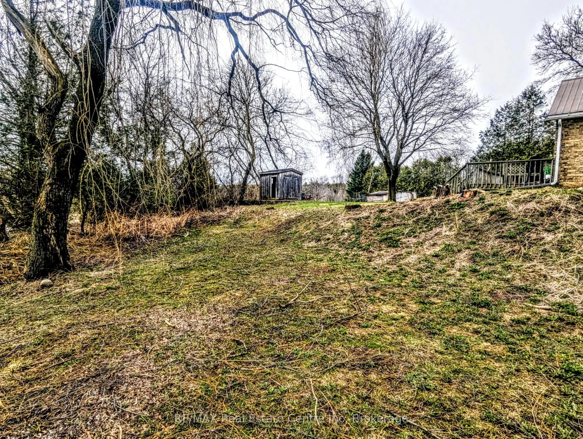 392046 Grey Road 109 N