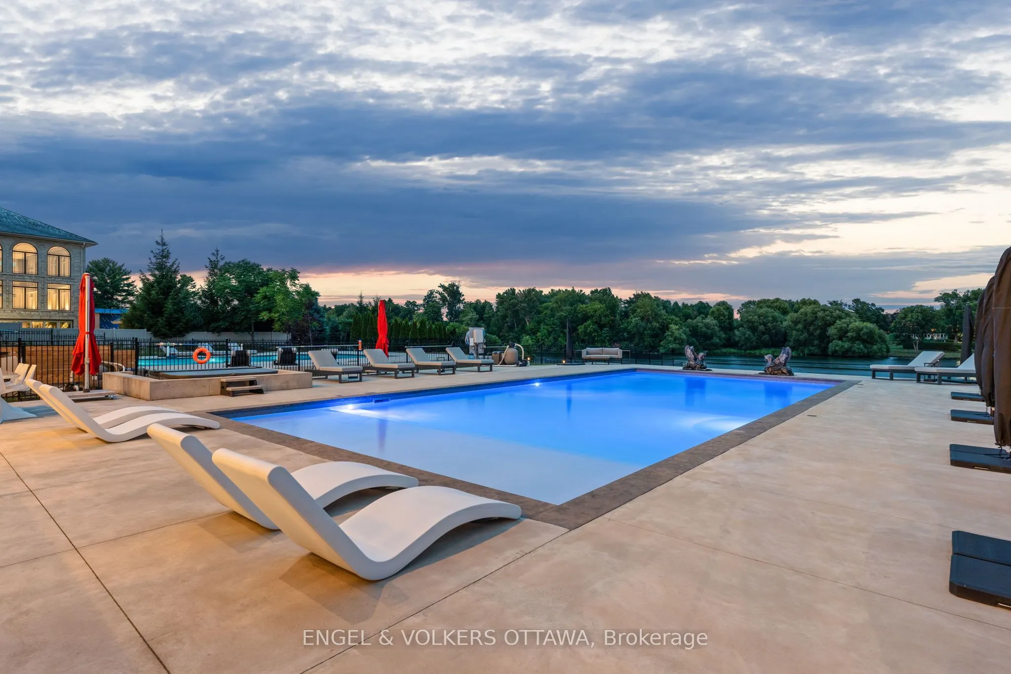 151 Winding Way