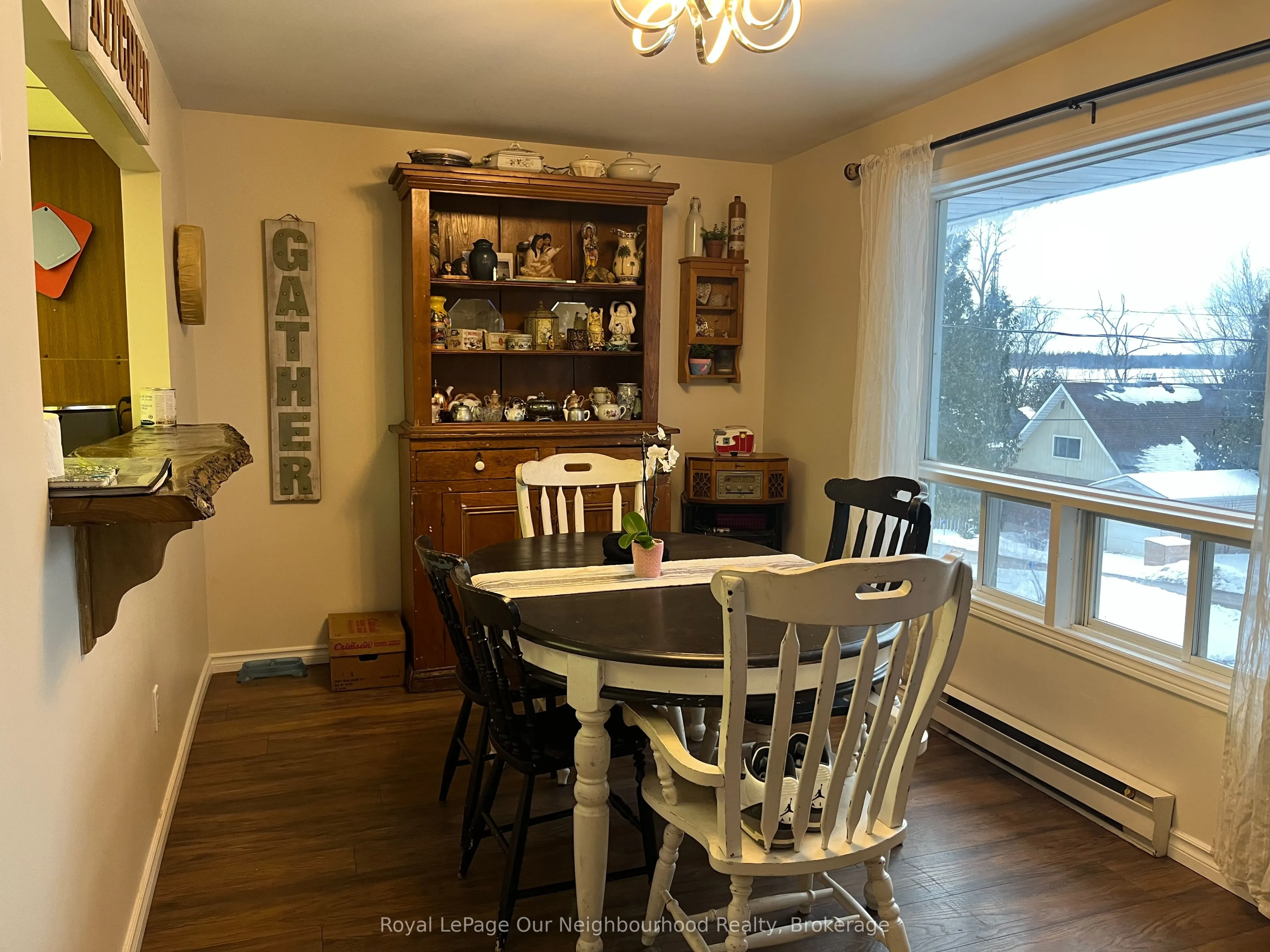 72 Lakeshore Road