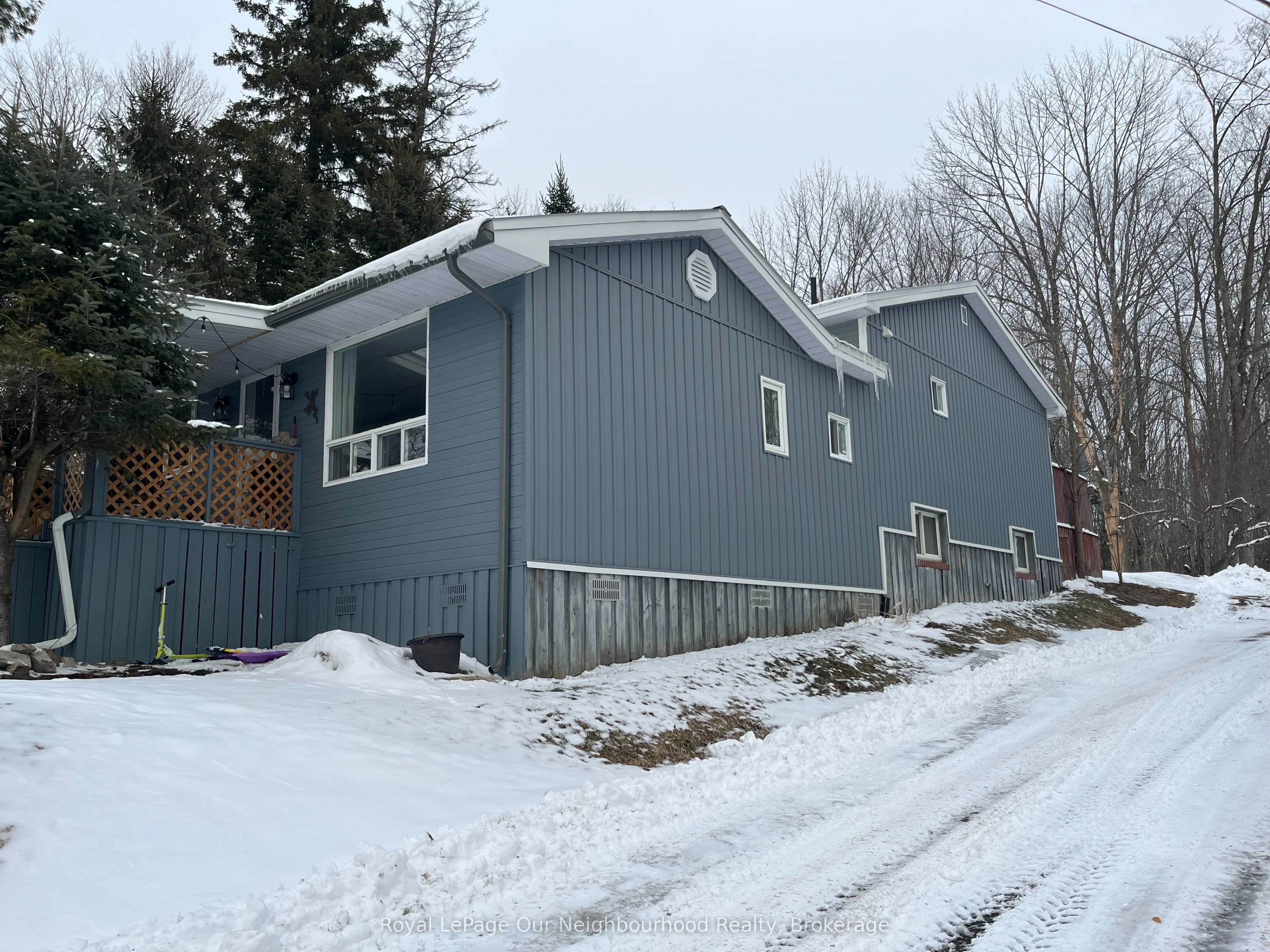 72 Lakeshore Road