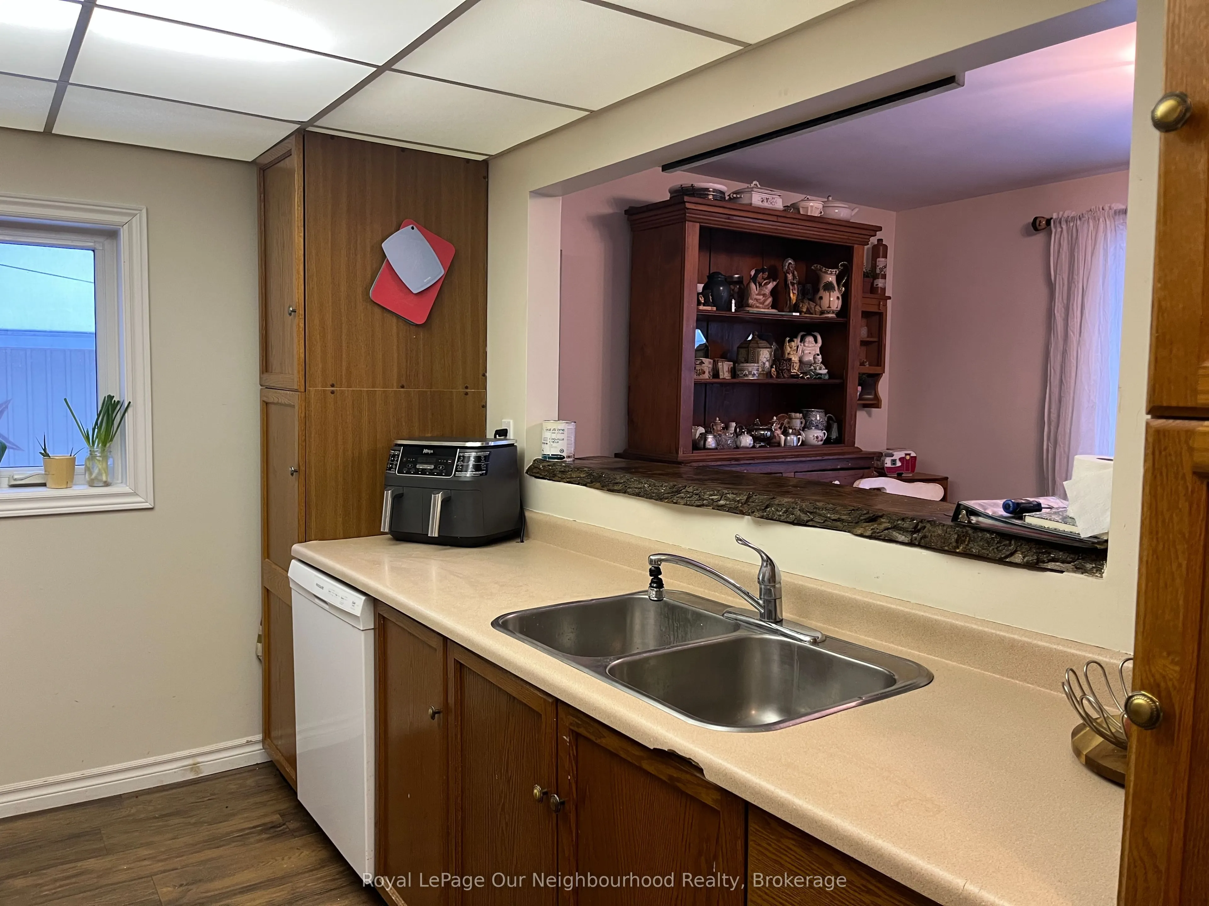 72 Lakeshore Road