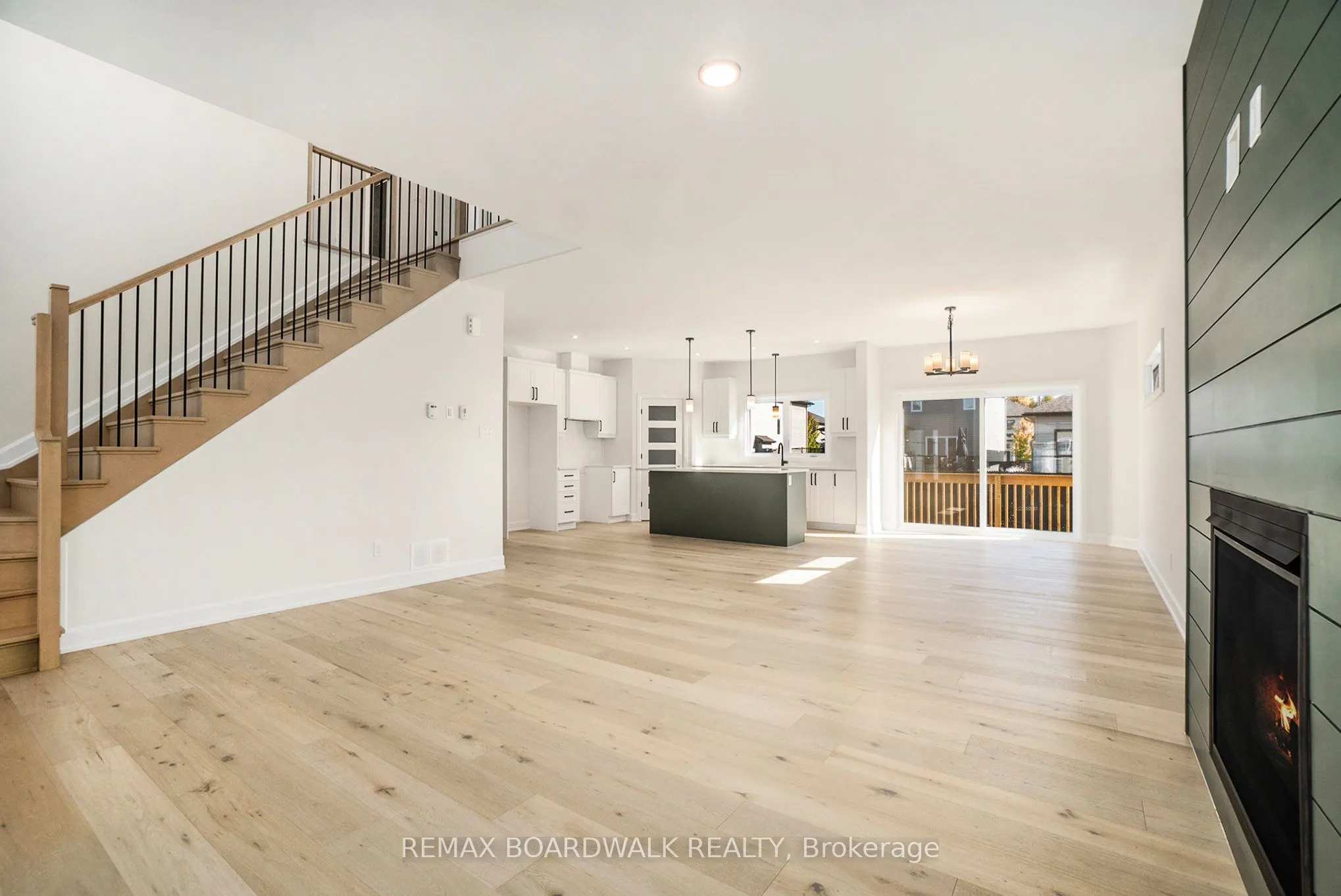 619 Geneva Crescent