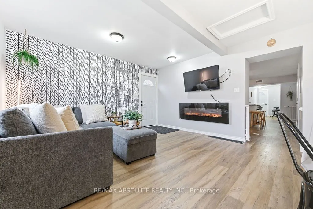 132 Edward Street S