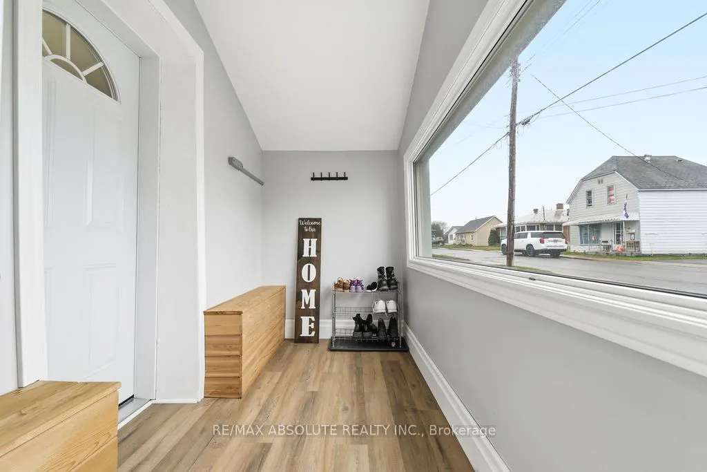 132 Edward Street S