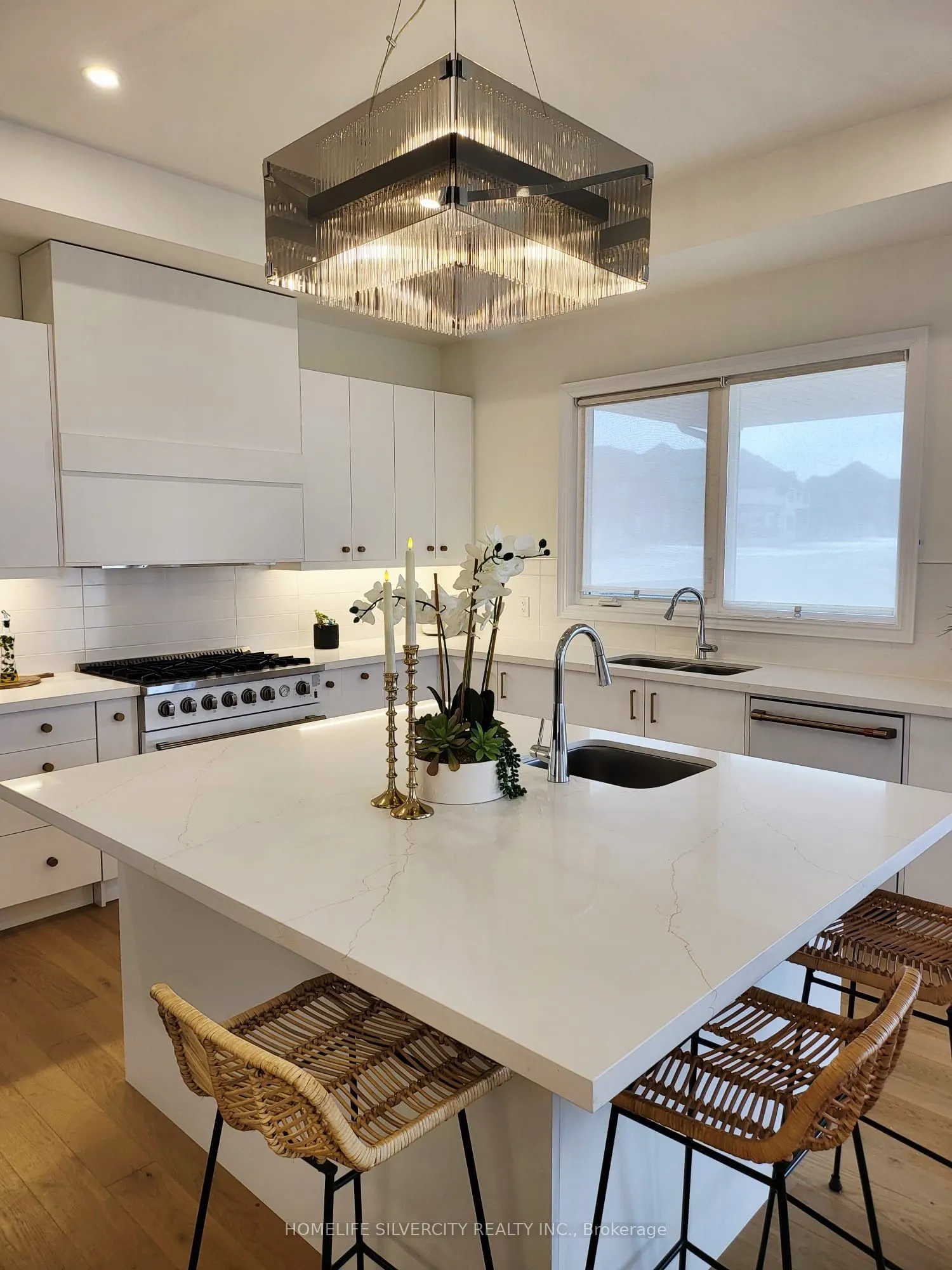 22 Ewing Way