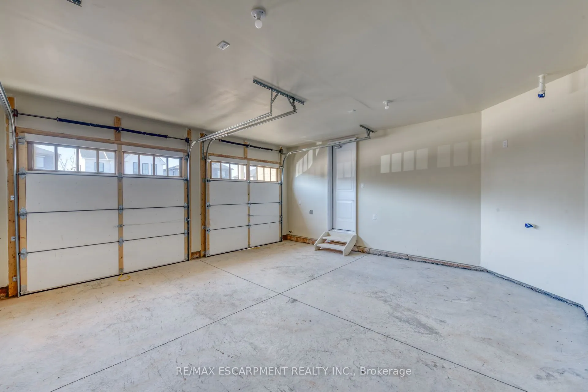 67 Starfire Crescent
