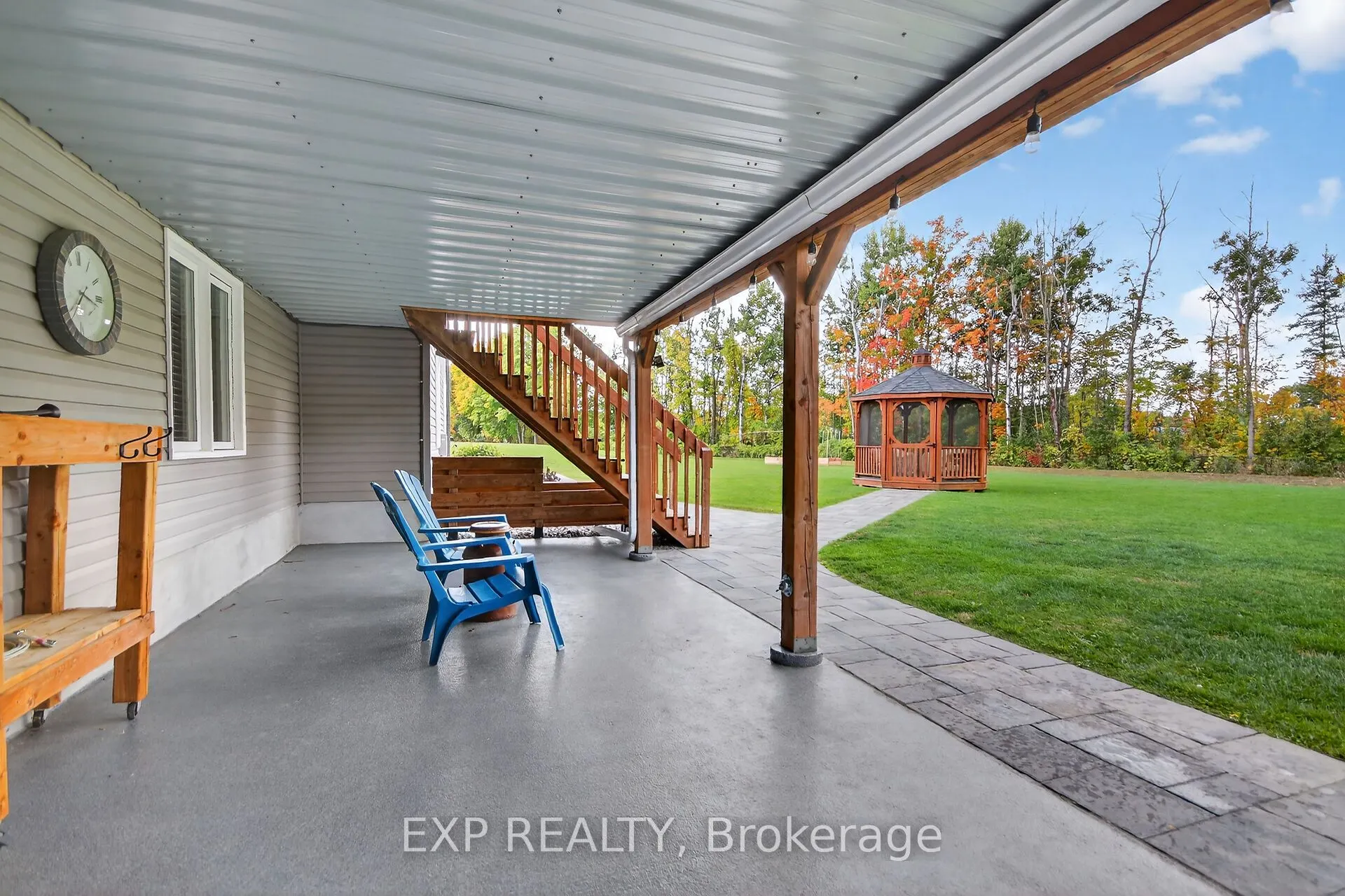 305 Moore Crescent