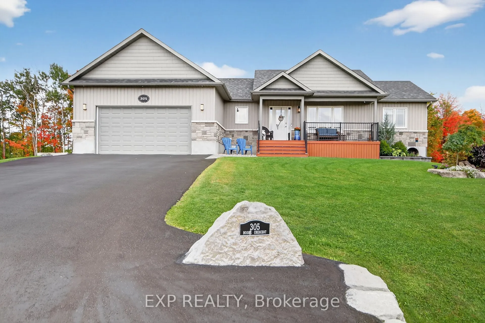 305 Moore Crescent