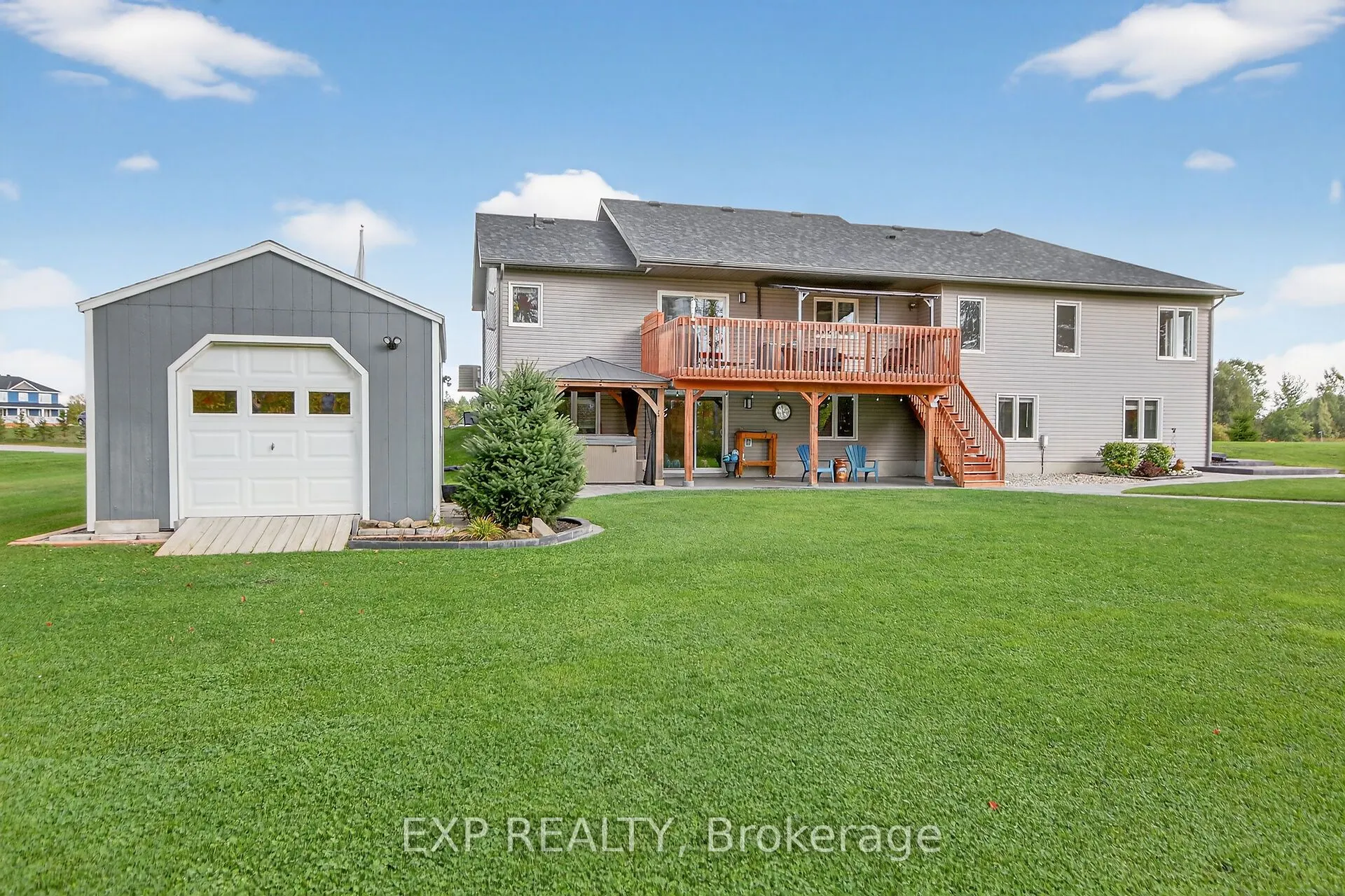 305 Moore Crescent