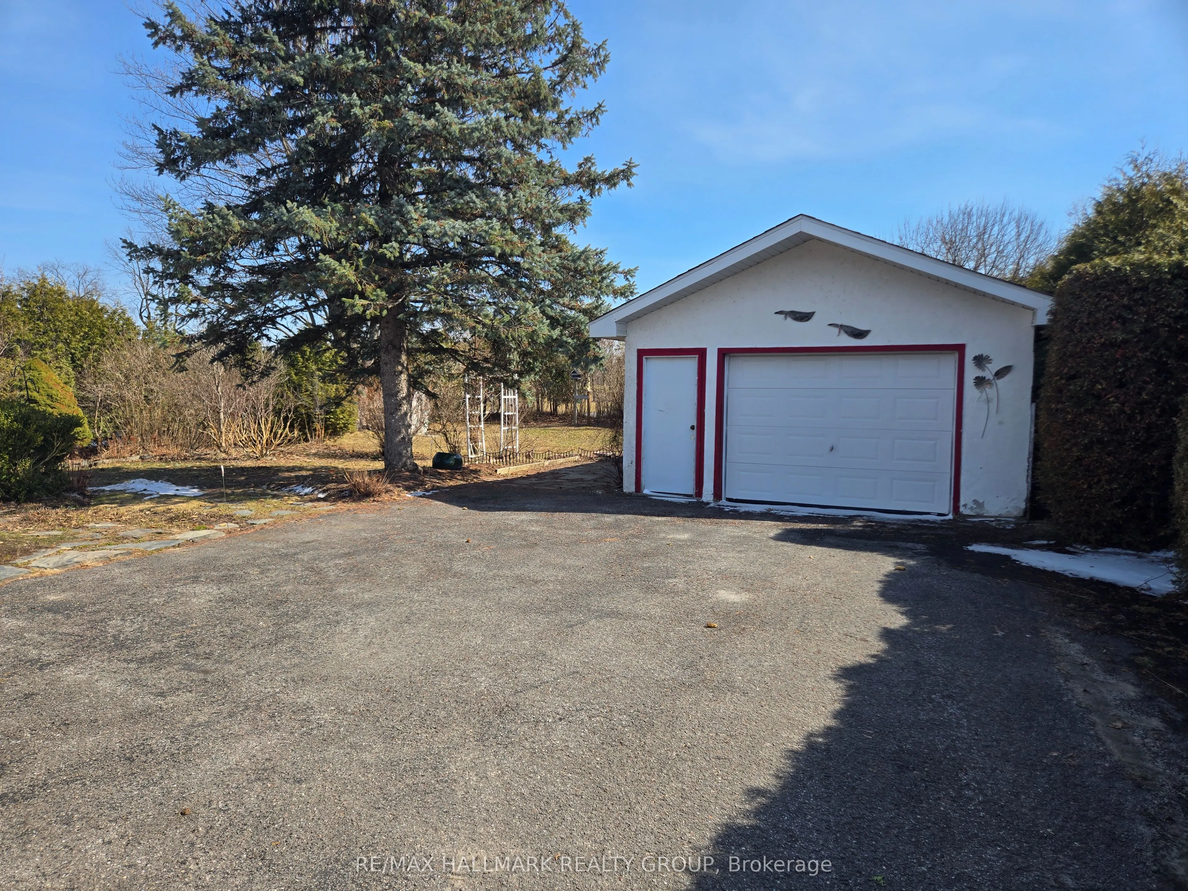 3654 Navan Road
