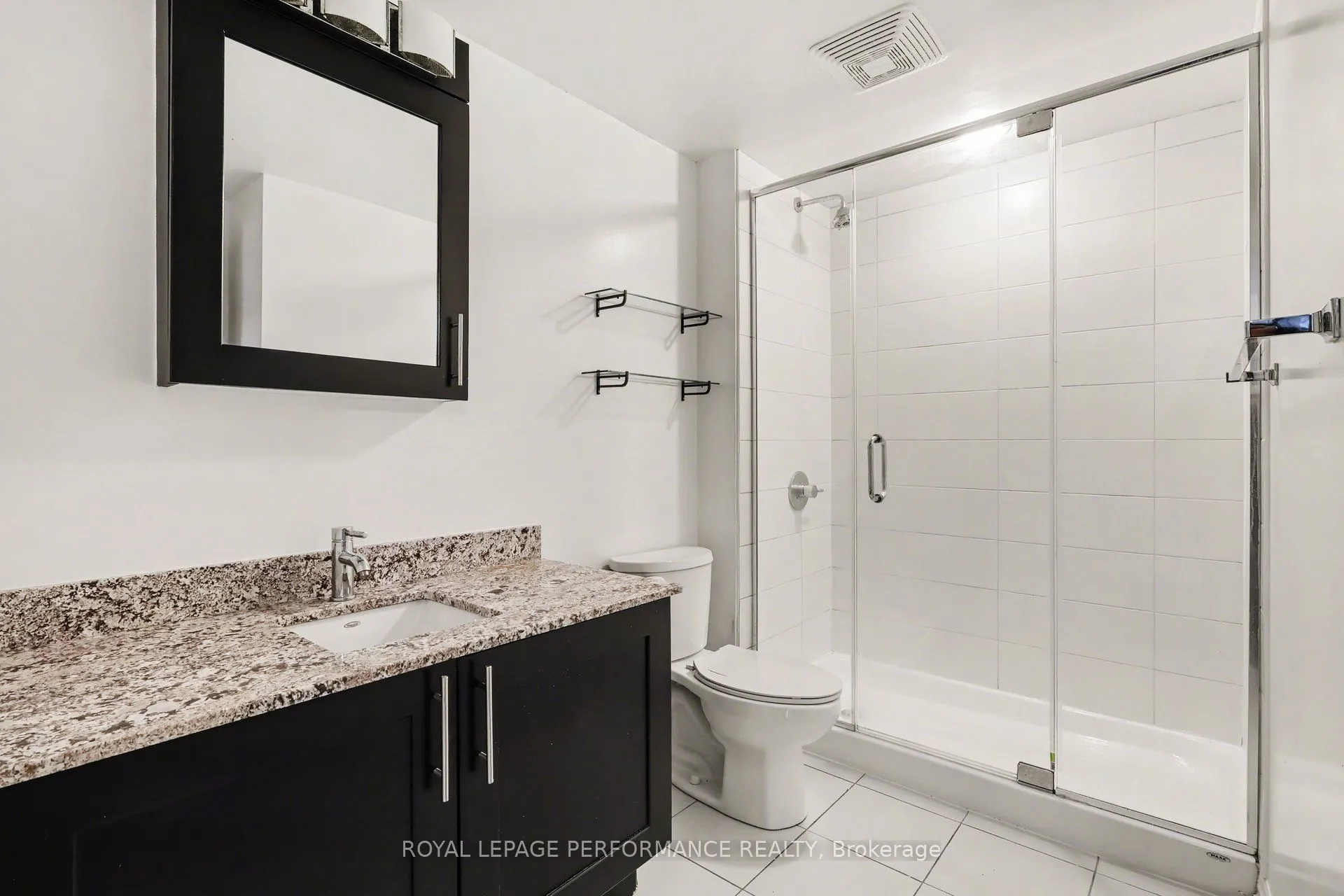 242 Rideau Street #204