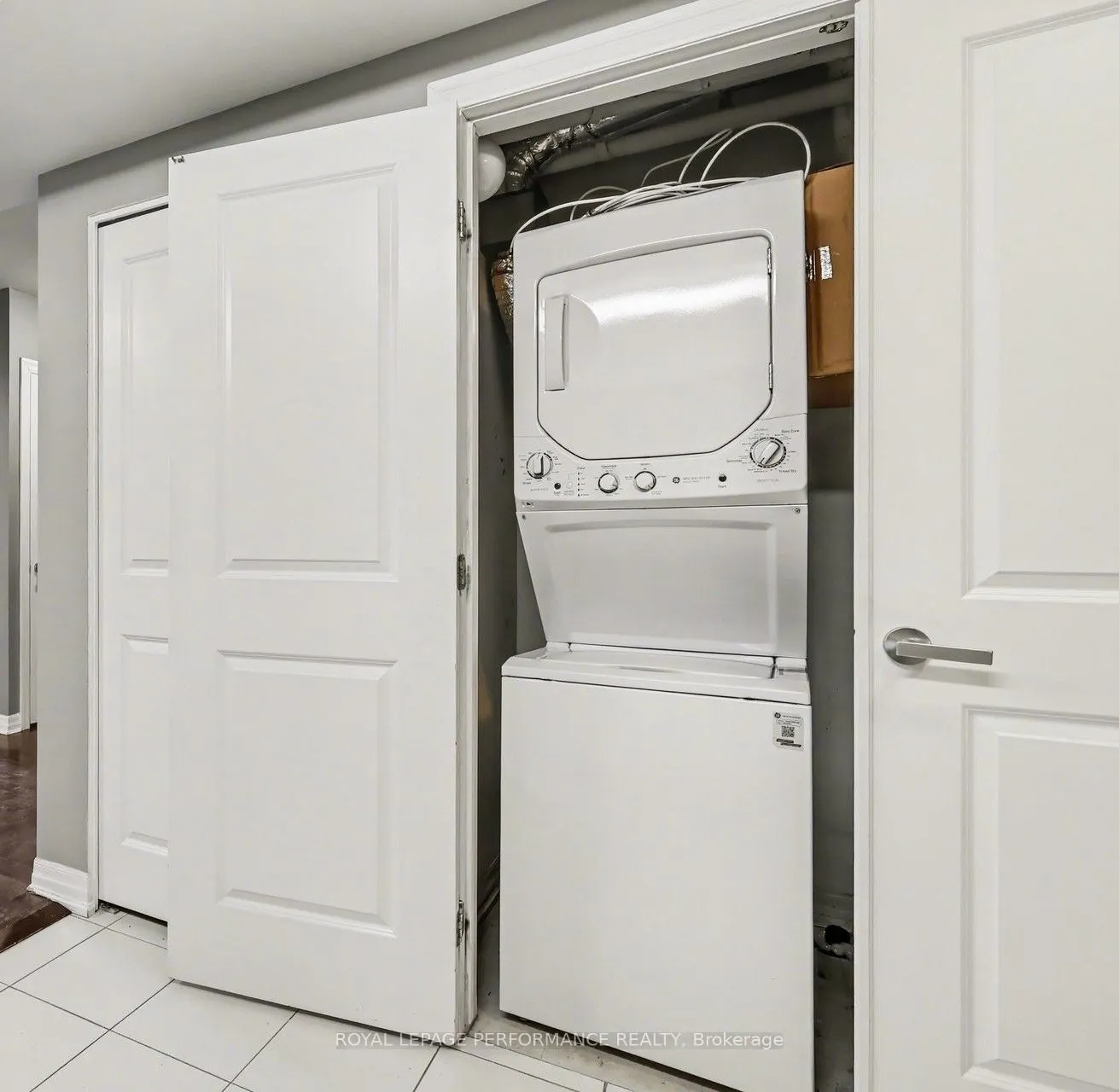 242 Rideau Street #204