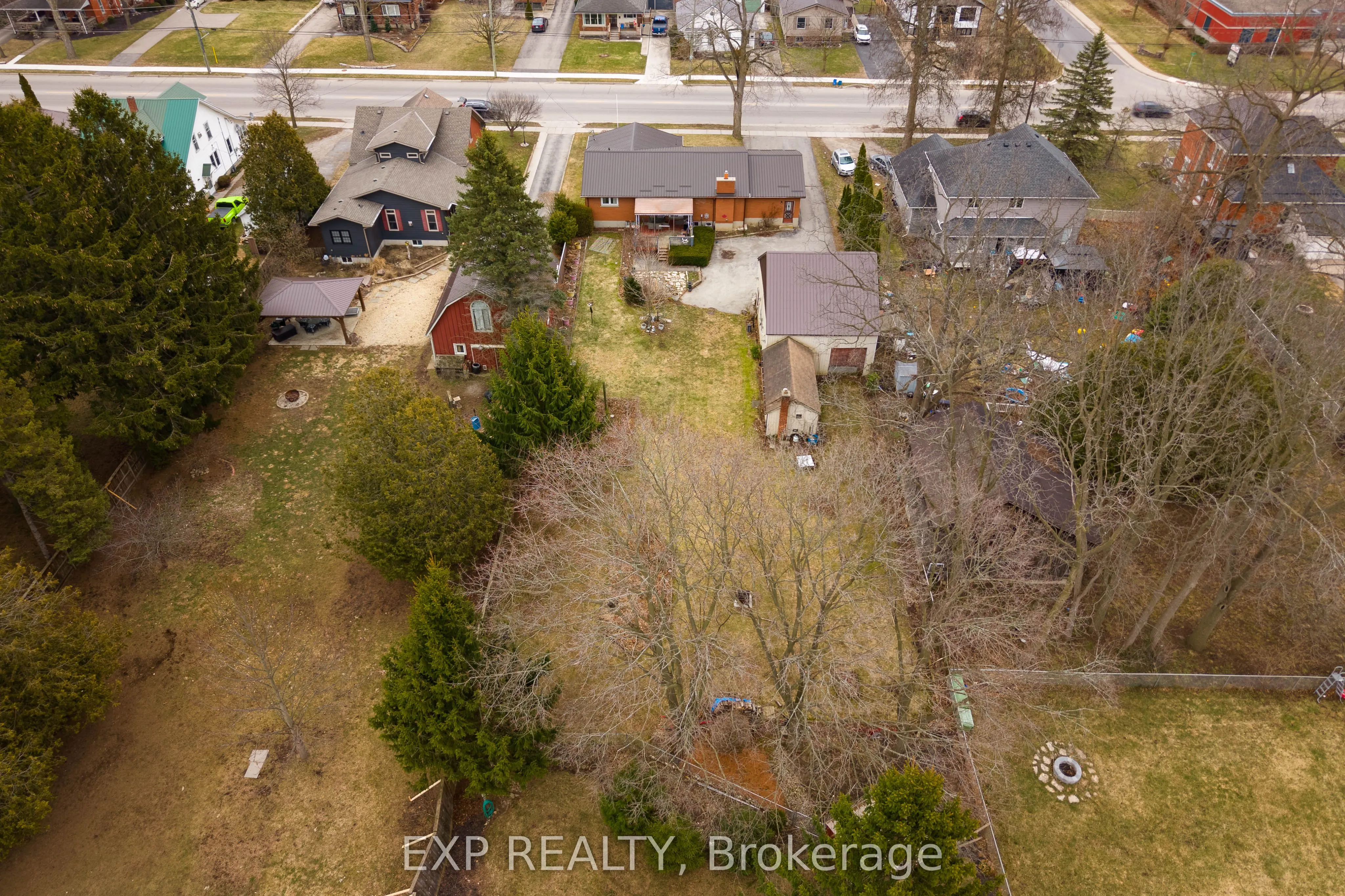 308 John Street S