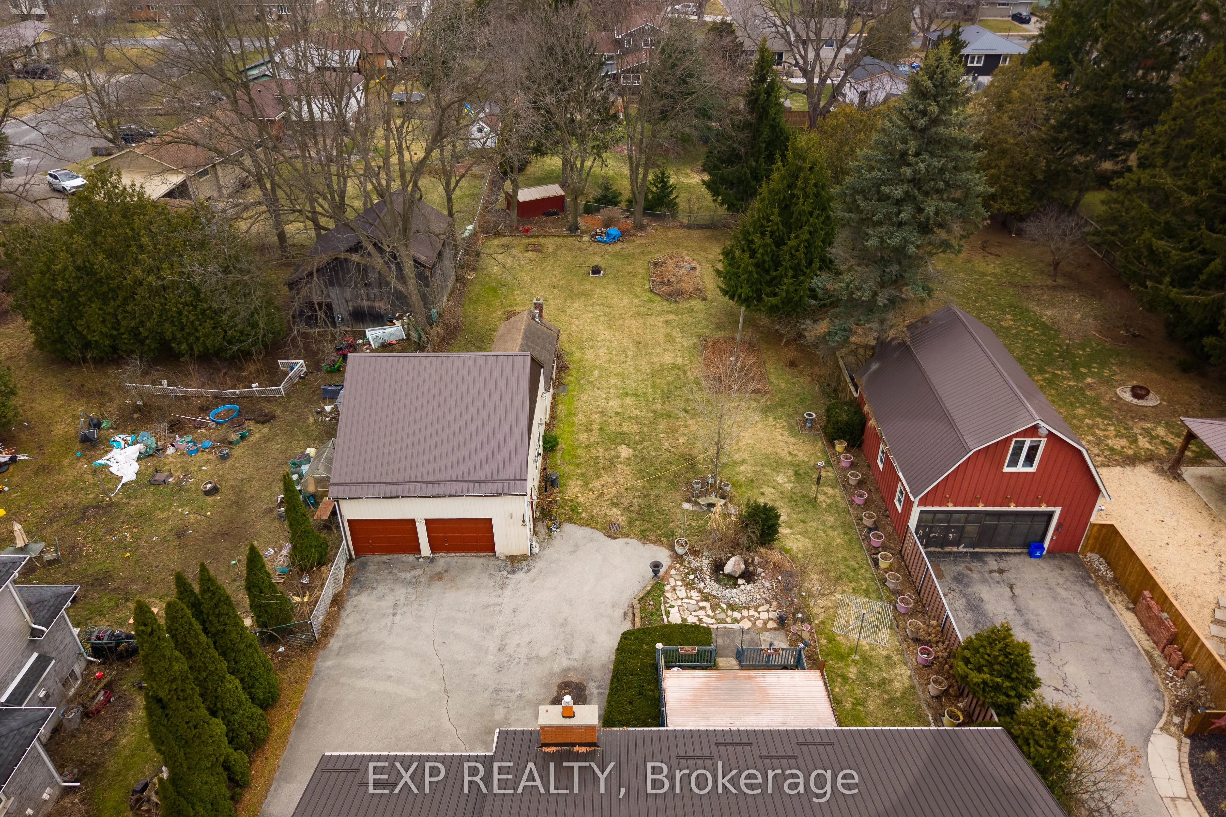 308 John Street S