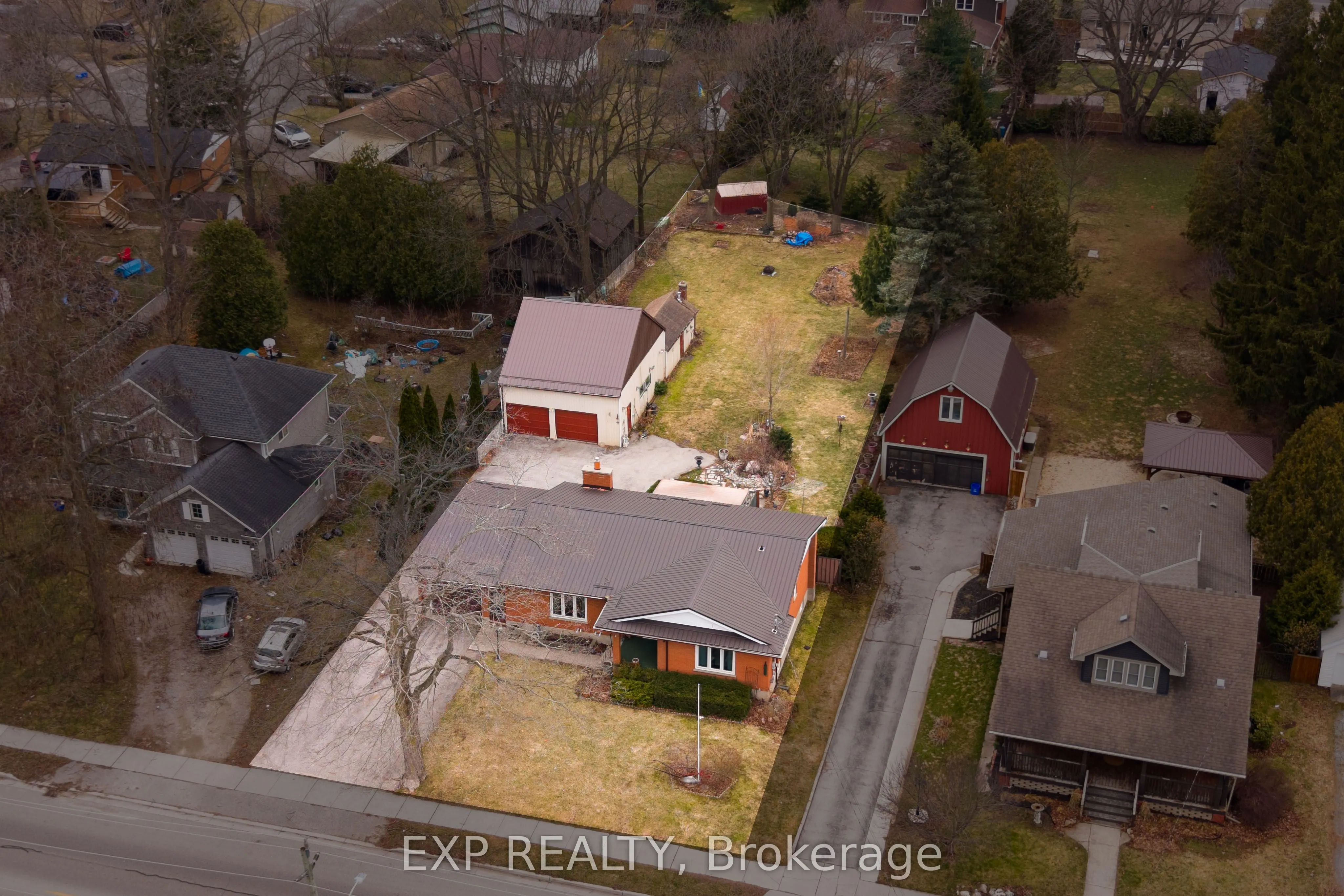 308 John Street S