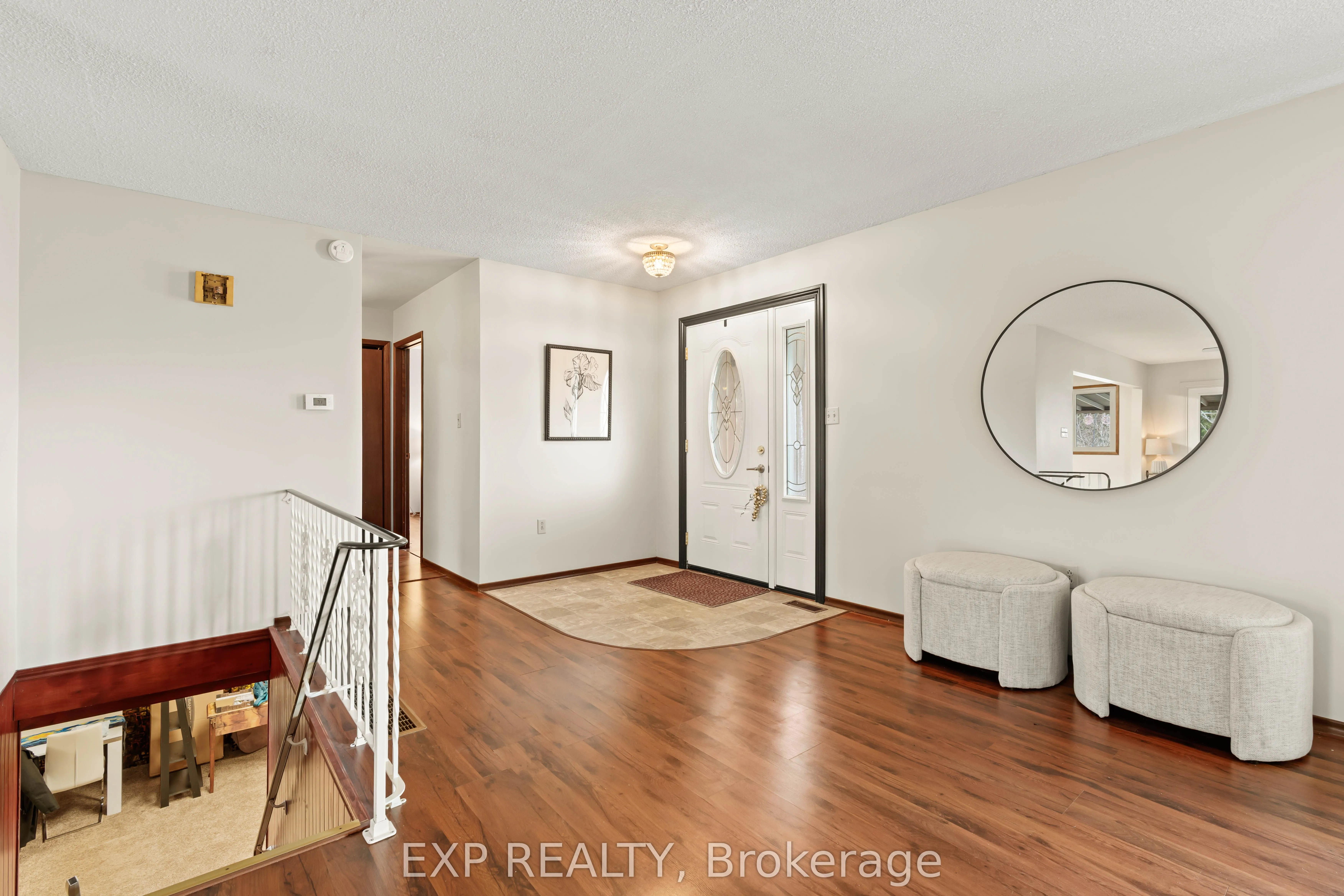 308 John Street S