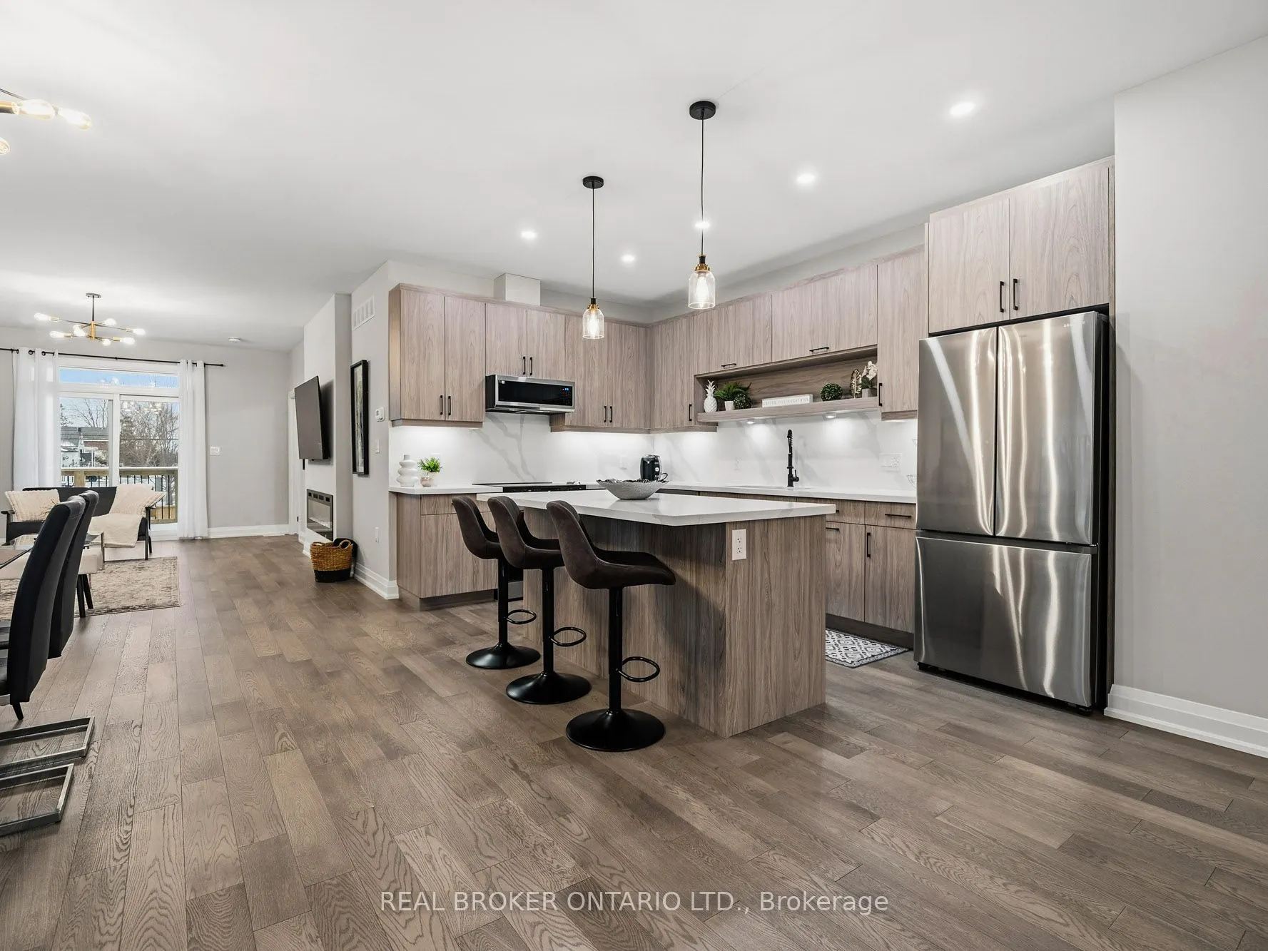 230 KNOLL Street