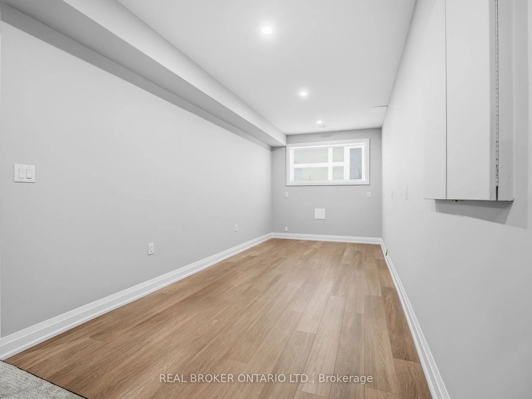 230 KNOLL Street