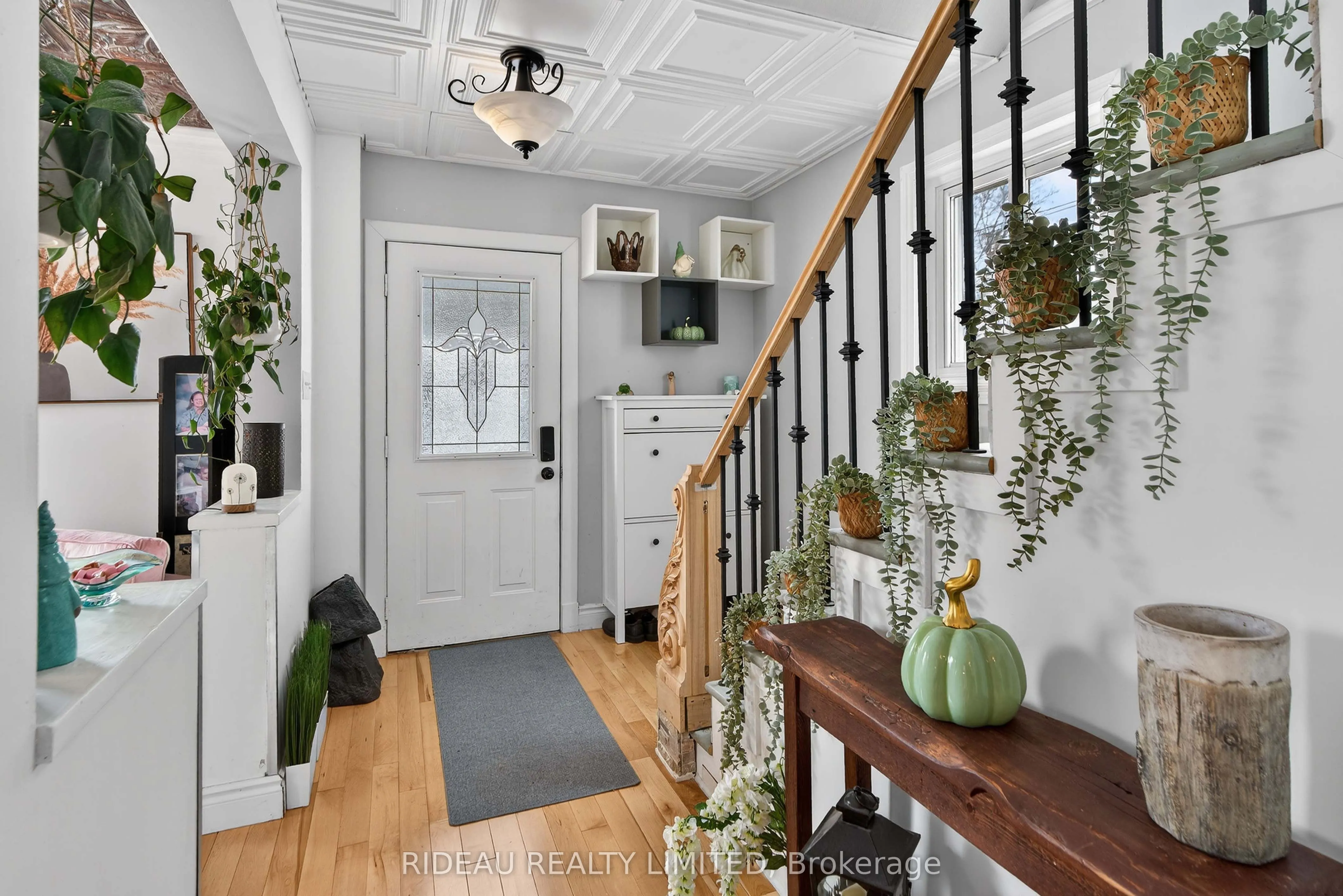 110 Main Street E