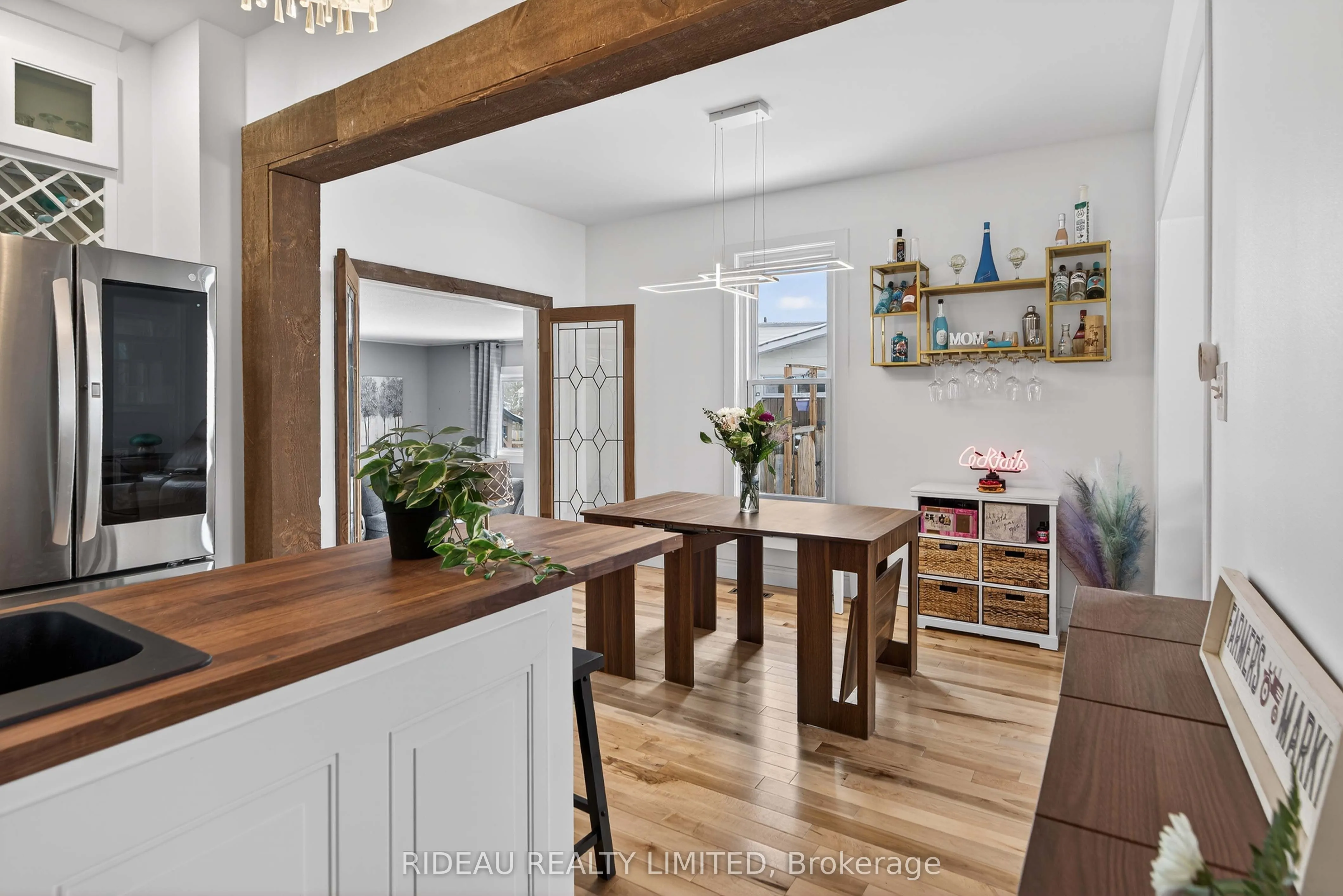 110 Main Street E