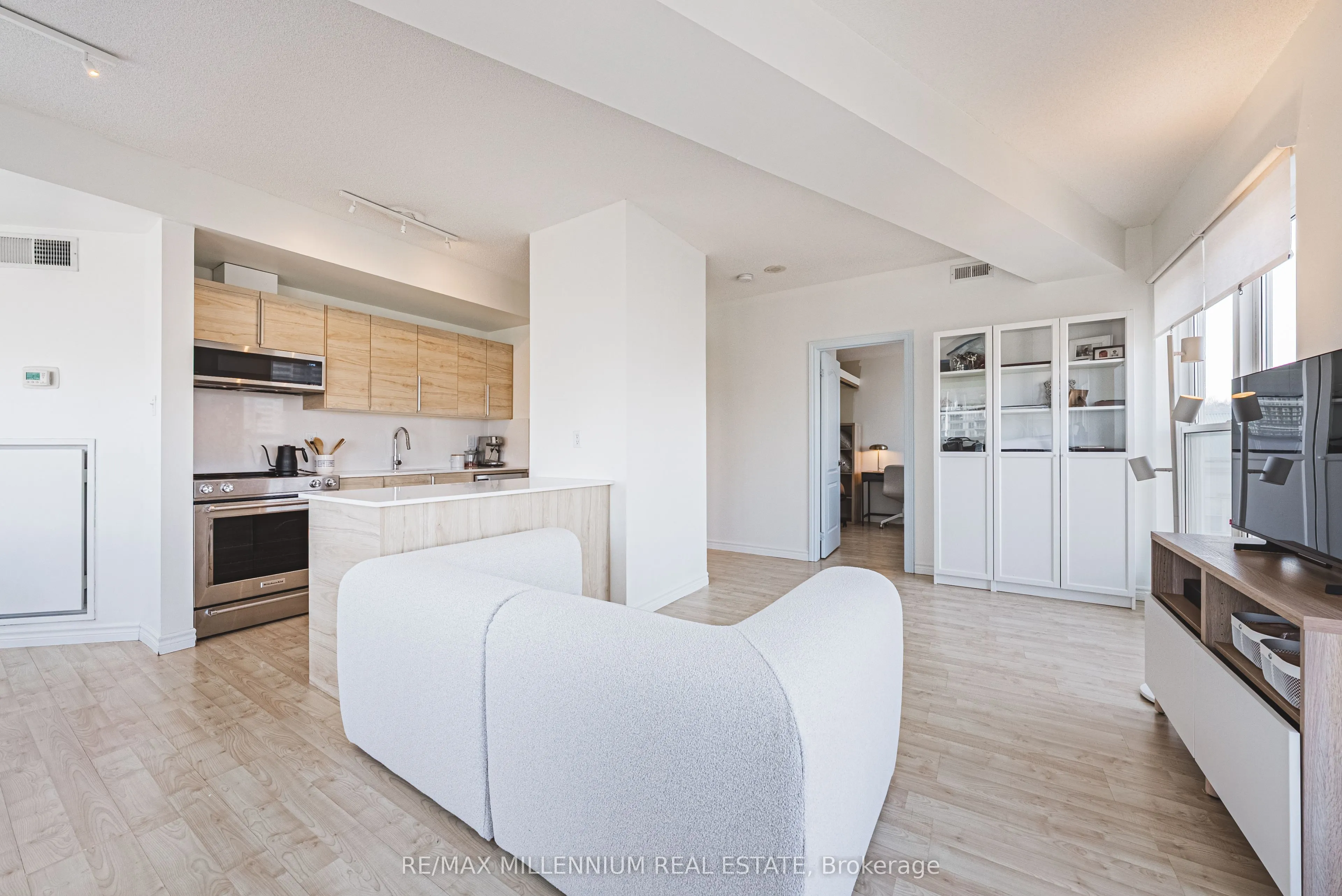 135 James Street S #1401