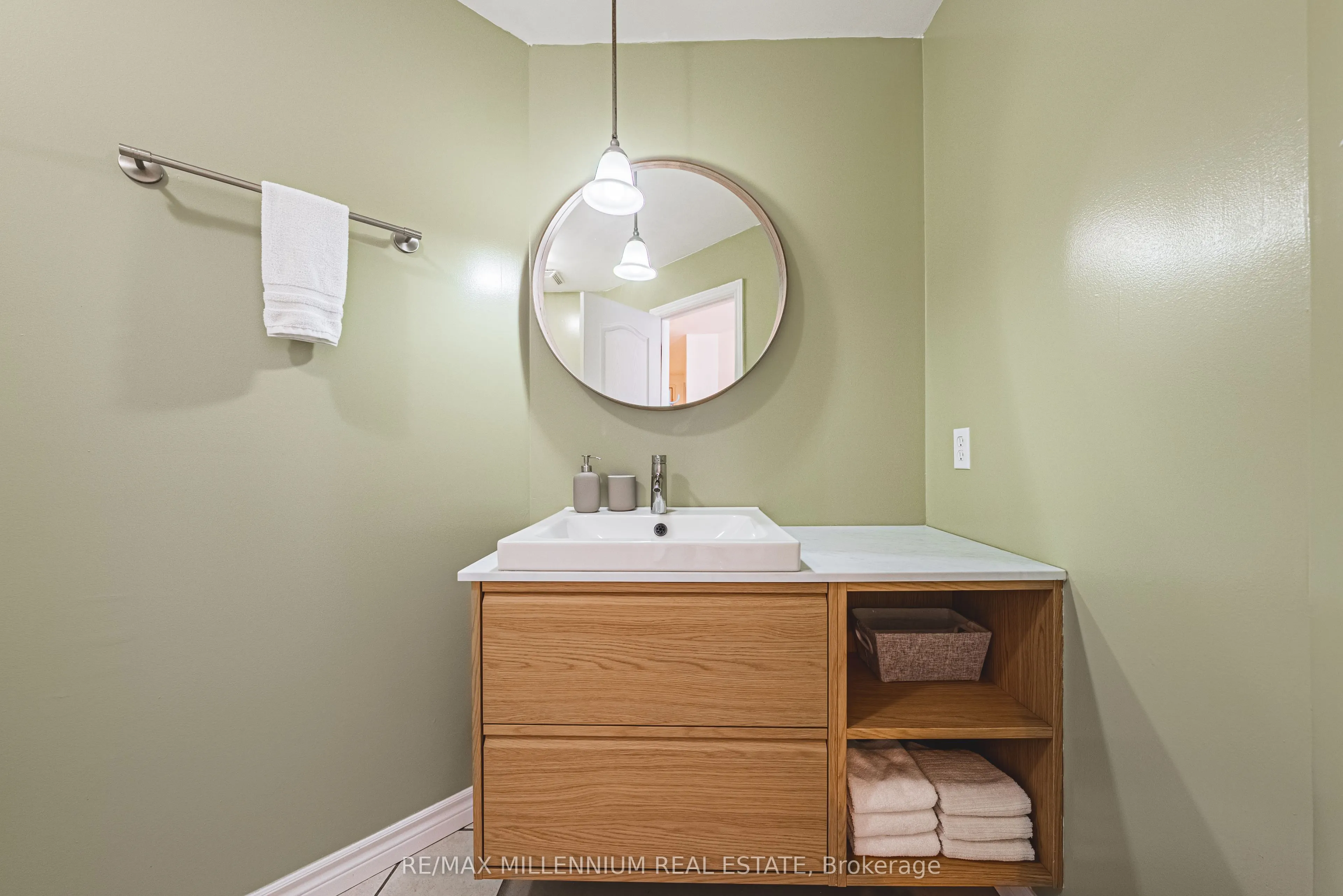 135 James Street S #1401