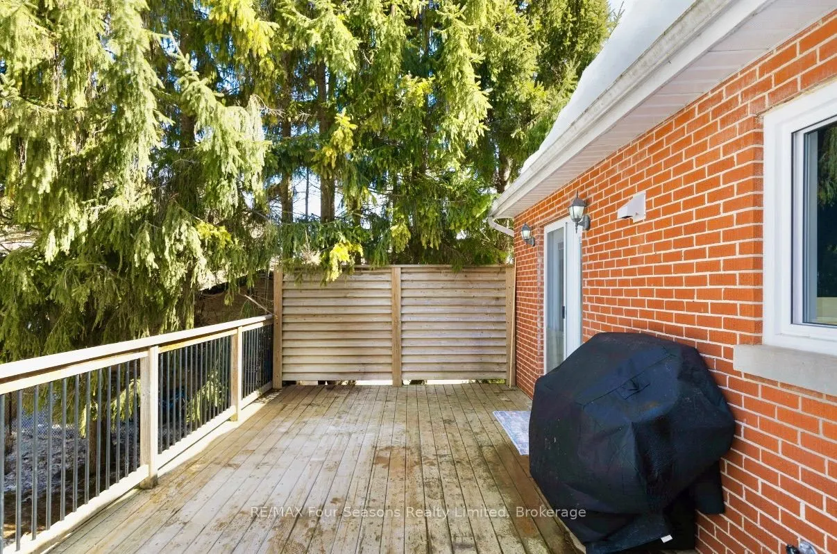 50 Amaranth Street W