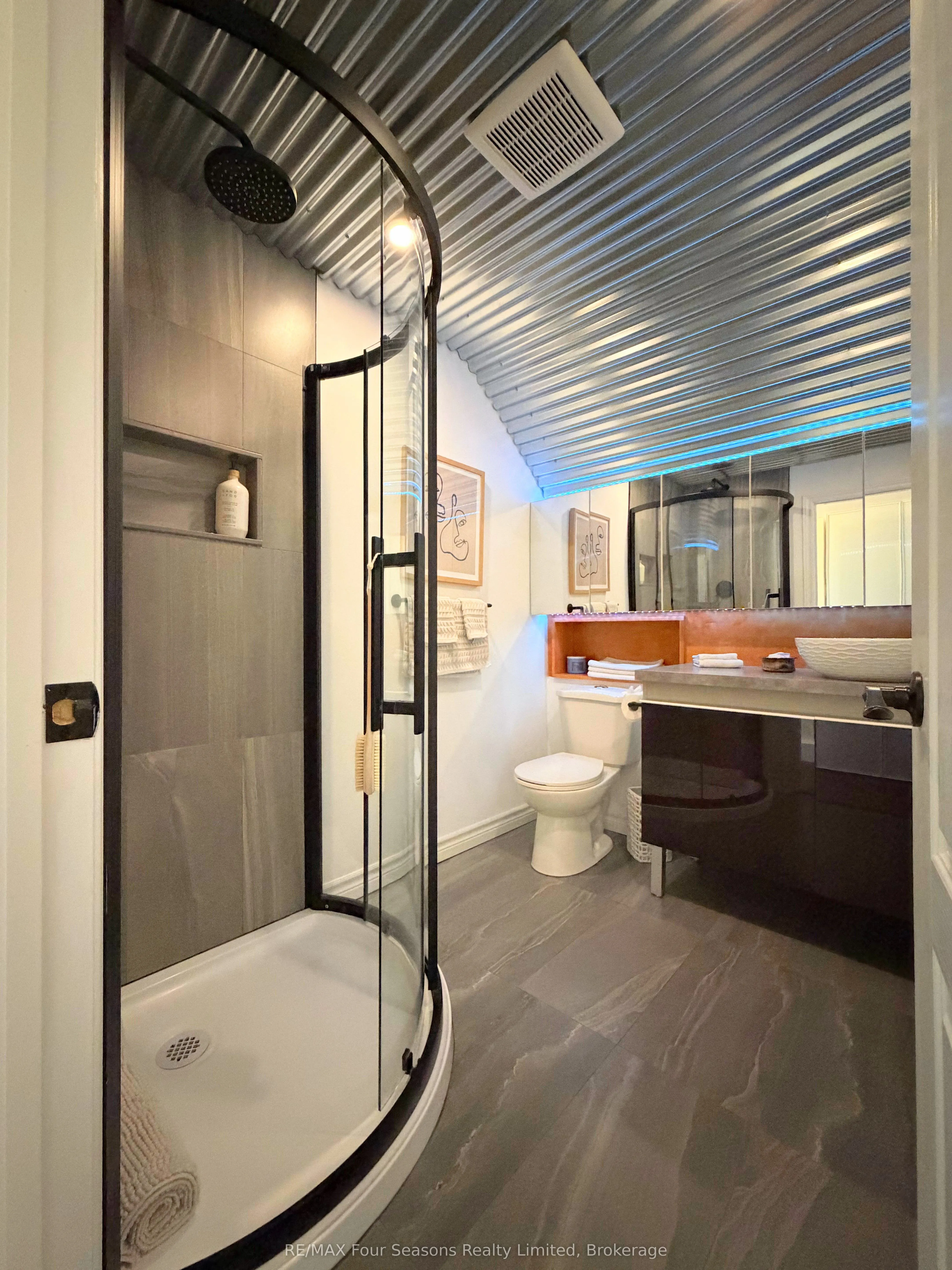 50 Amaranth Street W